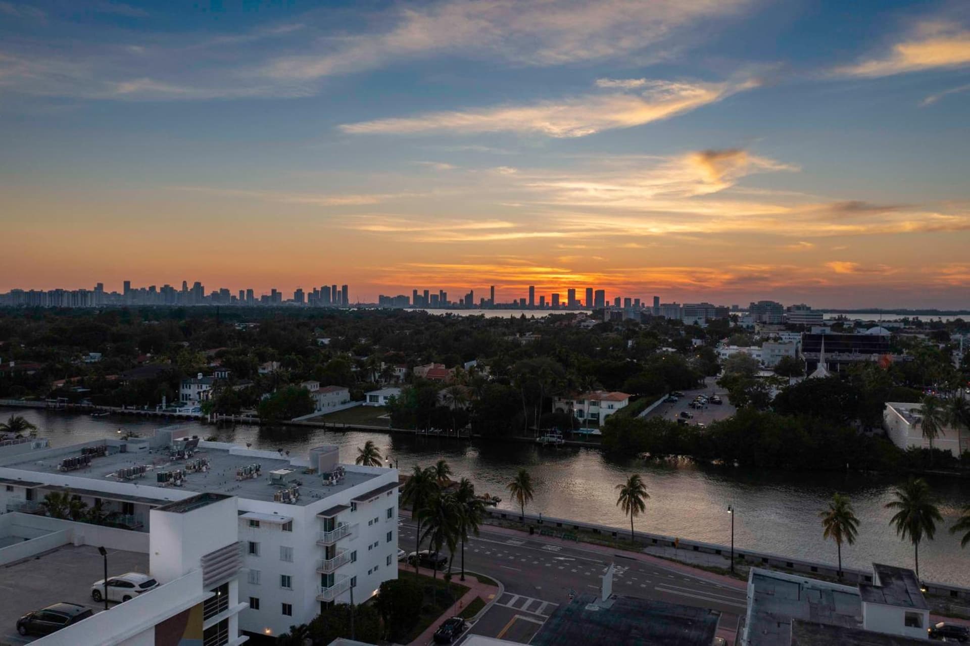 Hotel Continental Miami Beach, Tapestry Collection by Hilton interior in Miami Beach, FL — gallery photo 2