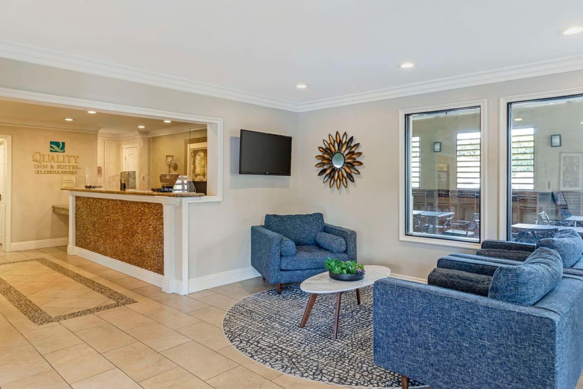 Quality Inn & Suites Anaheim Maingate property views in Anaheim, CA — gallery photo 3