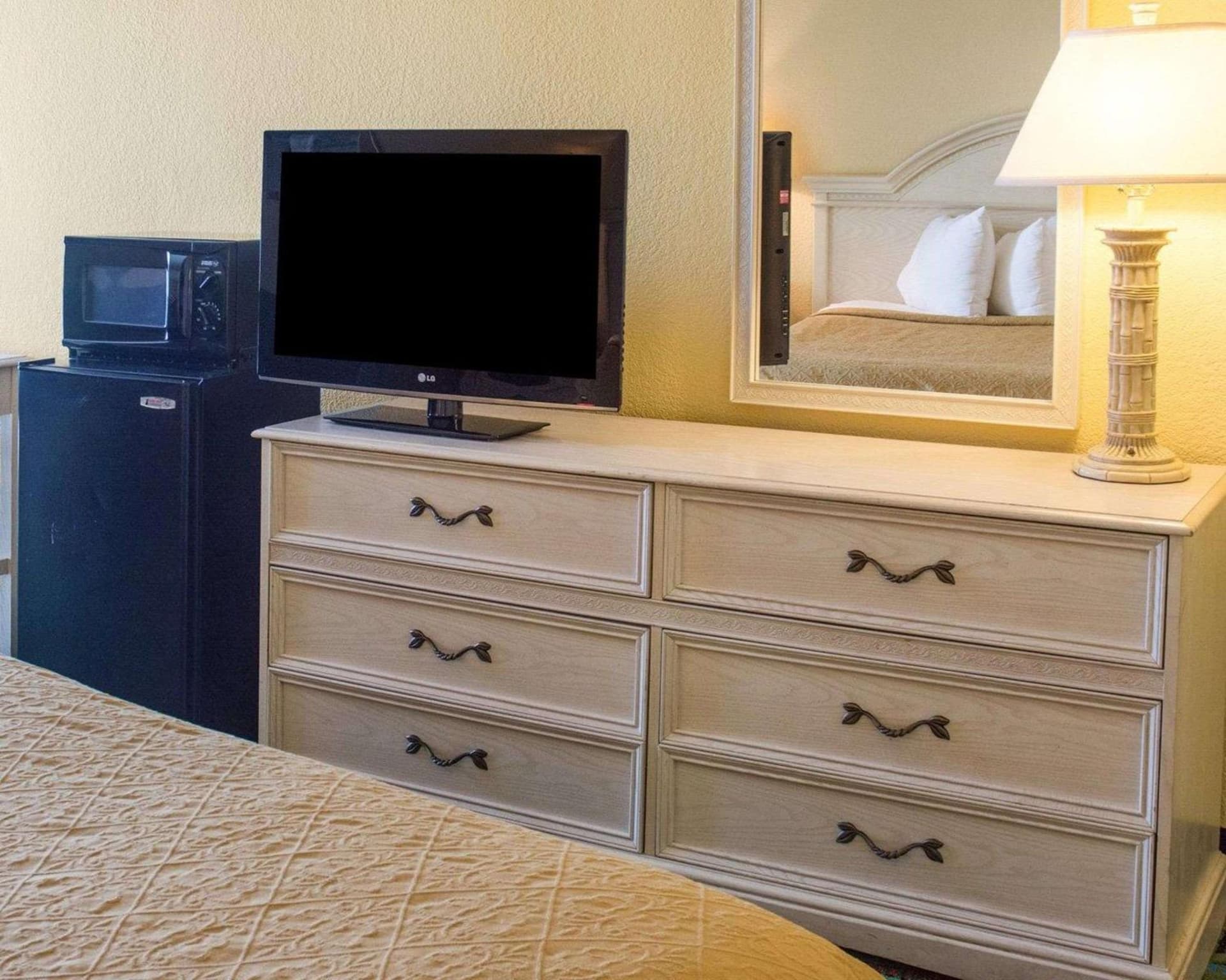 Spark by Hilton Virginia Beach Oceanfront interior in Virginia Beach, VA — gallery photo 2