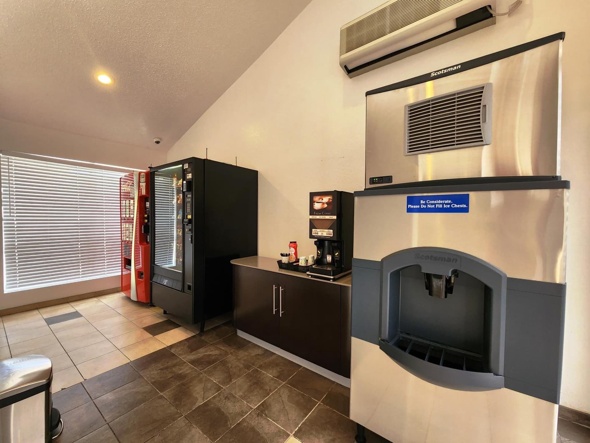 Motel 6-Baytown, TX - Baytown East property views in Baytown, TX — gallery photo 3