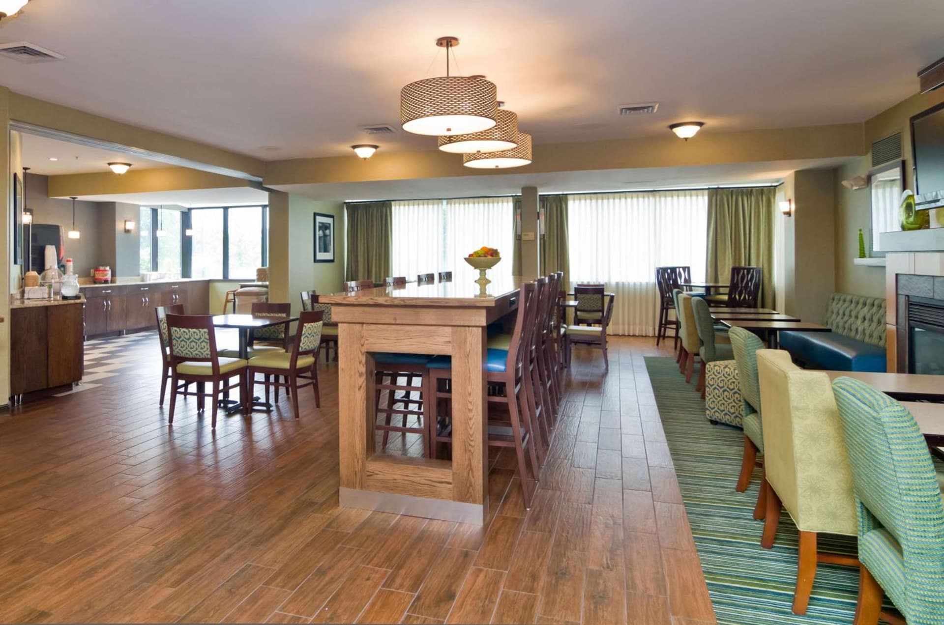 Hampton Inn New Philadelphia gallery photo in New Philadelphia, OH — image 18