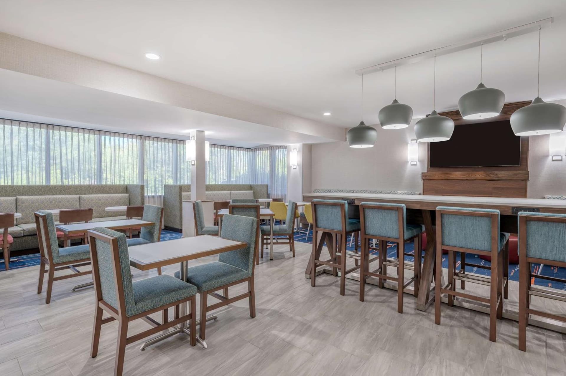 Hampton Inn New Philadelphia gallery photo in New Philadelphia, OH — image 5