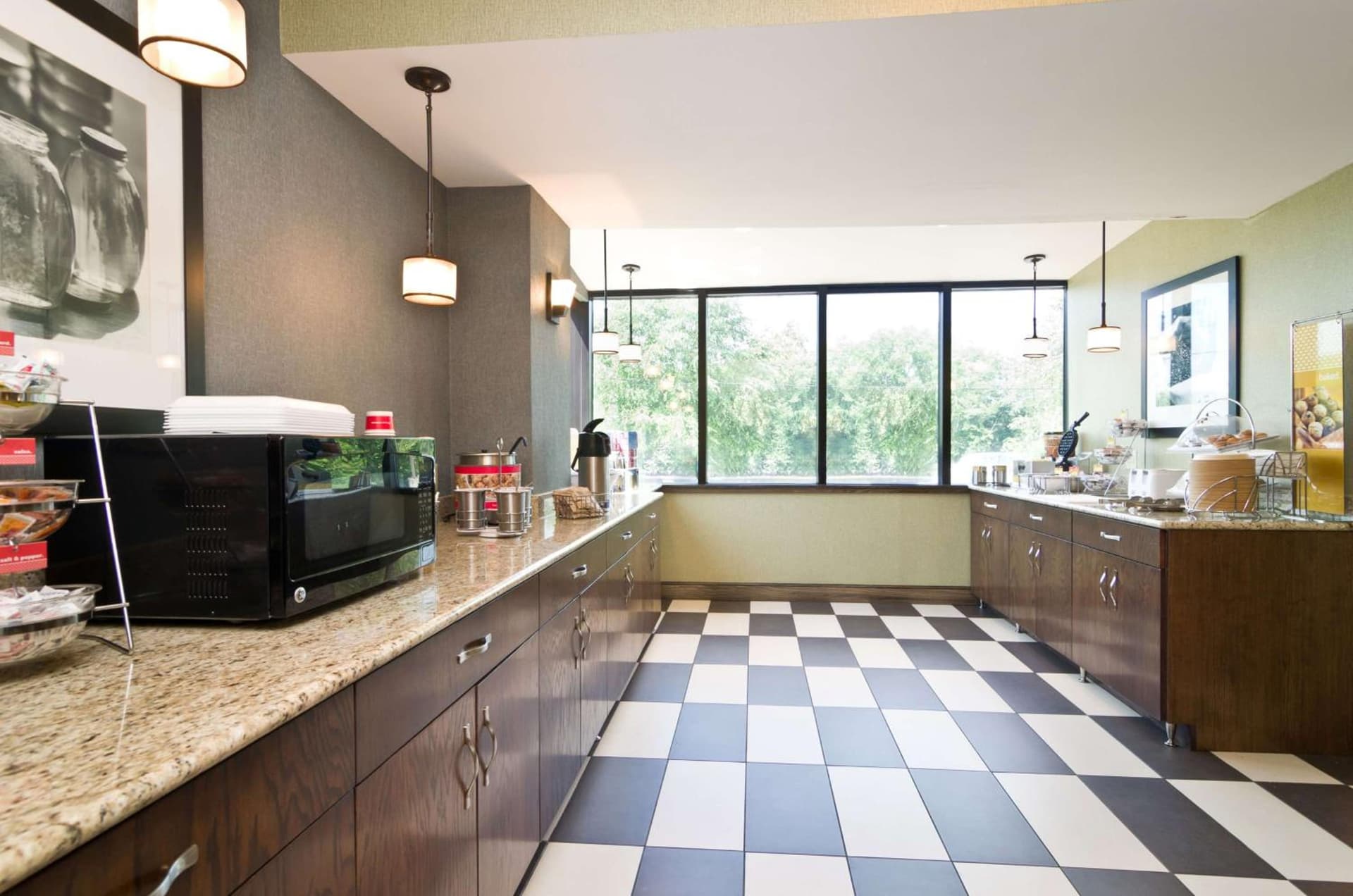Hampton Inn New Philadelphia gallery photo in New Philadelphia, OH — image 14