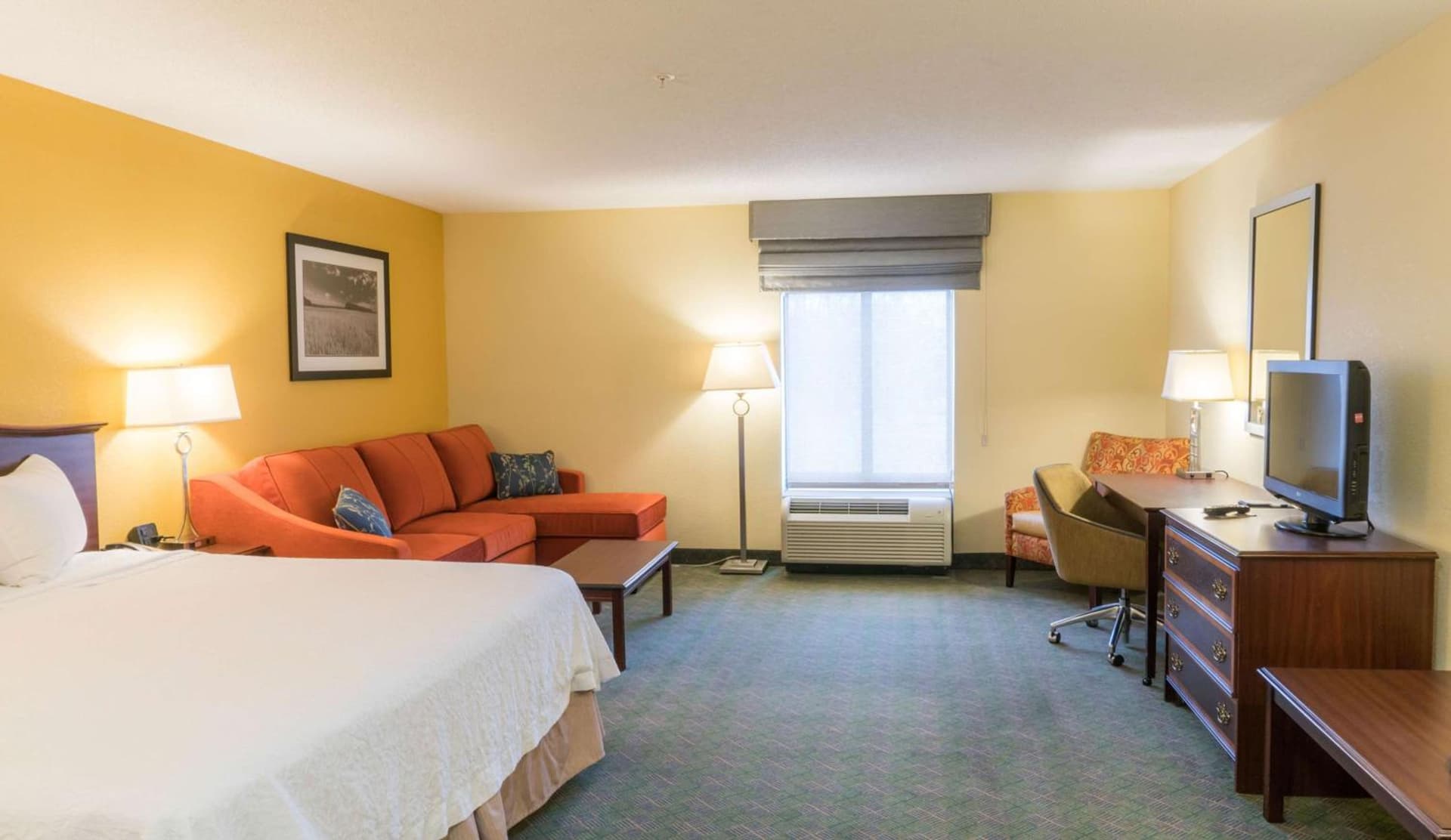 Hampton Inn New Philadelphia gallery photo in New Philadelphia, OH — image 25