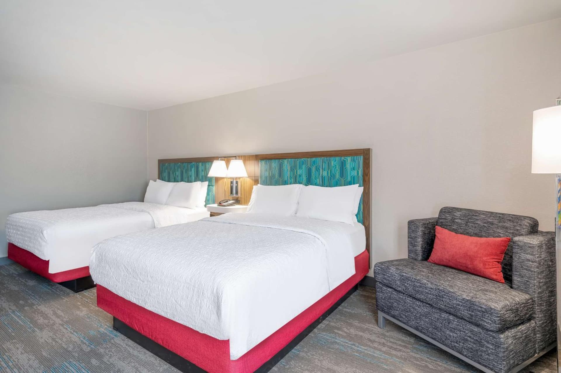 Hampton Inn New Philadelphia gallery photo in New Philadelphia, OH — image 7