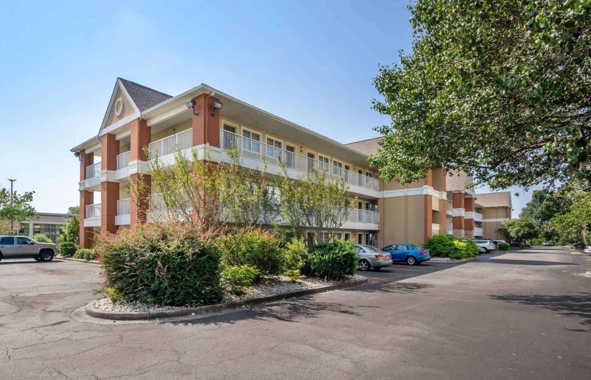 Extended Stay America Suites - Charleston - North Charleston featured exterior or lobby in Charleston, SC — similar hotel