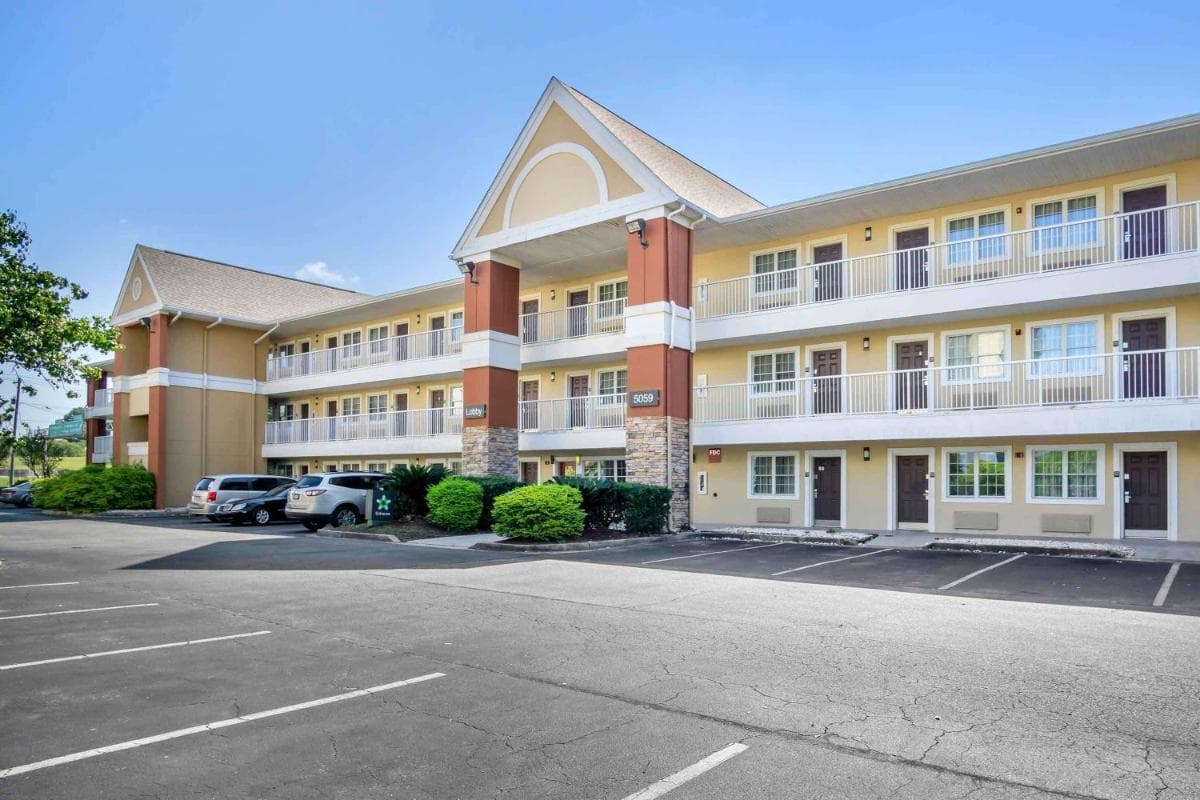 Extended Stay America Suites - Charleston - North Charleston interior in Charleston, SC — gallery photo 2