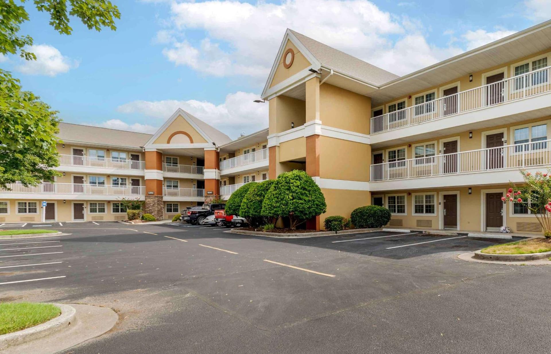 Extended Stay America Select Suites - Chattanooga - Airport property views in Chattanooga, TN — gallery photo 3