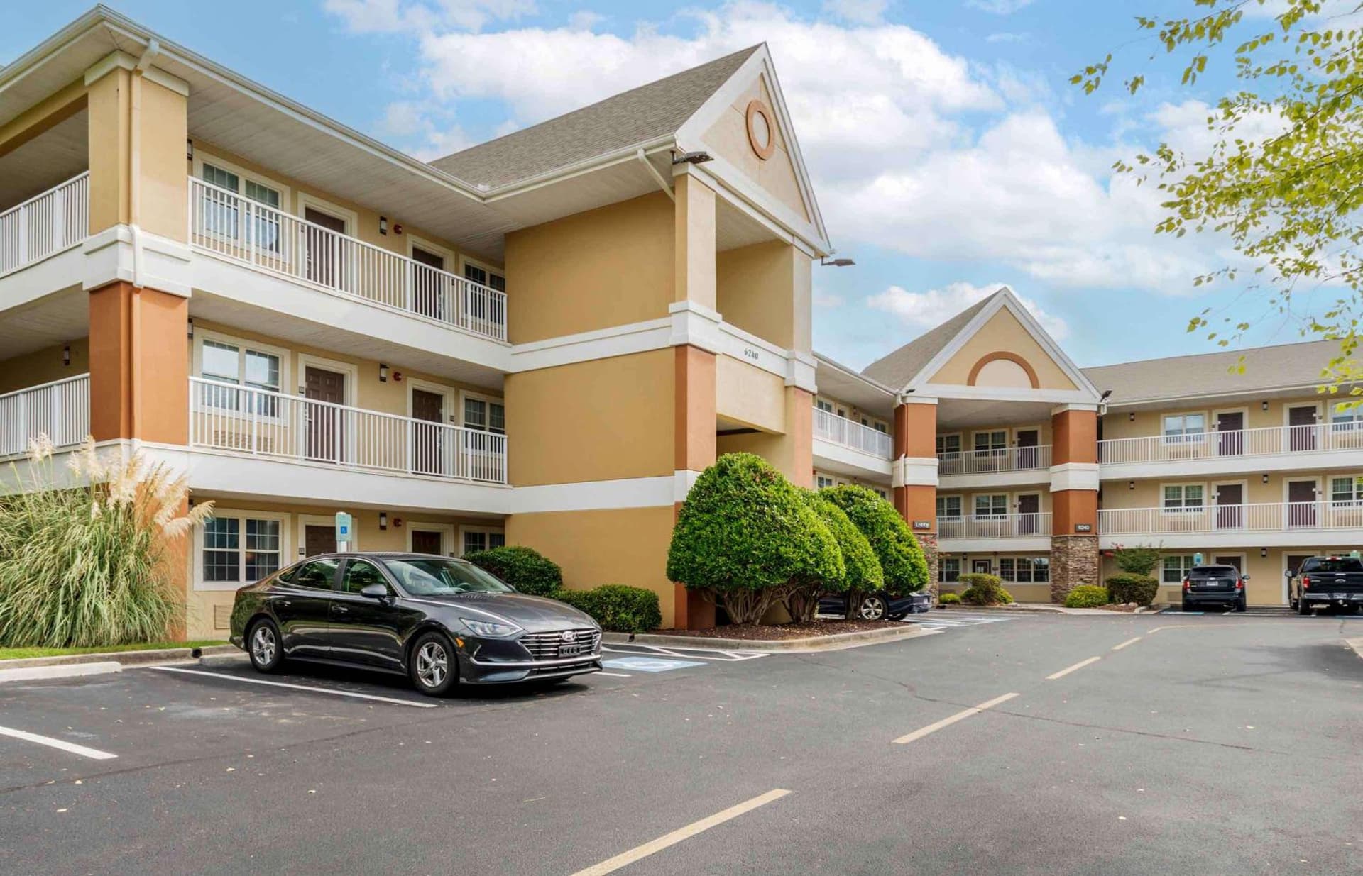 Extended Stay America Select Suites - Chattanooga - Airport interior in Chattanooga, TN — gallery photo 2