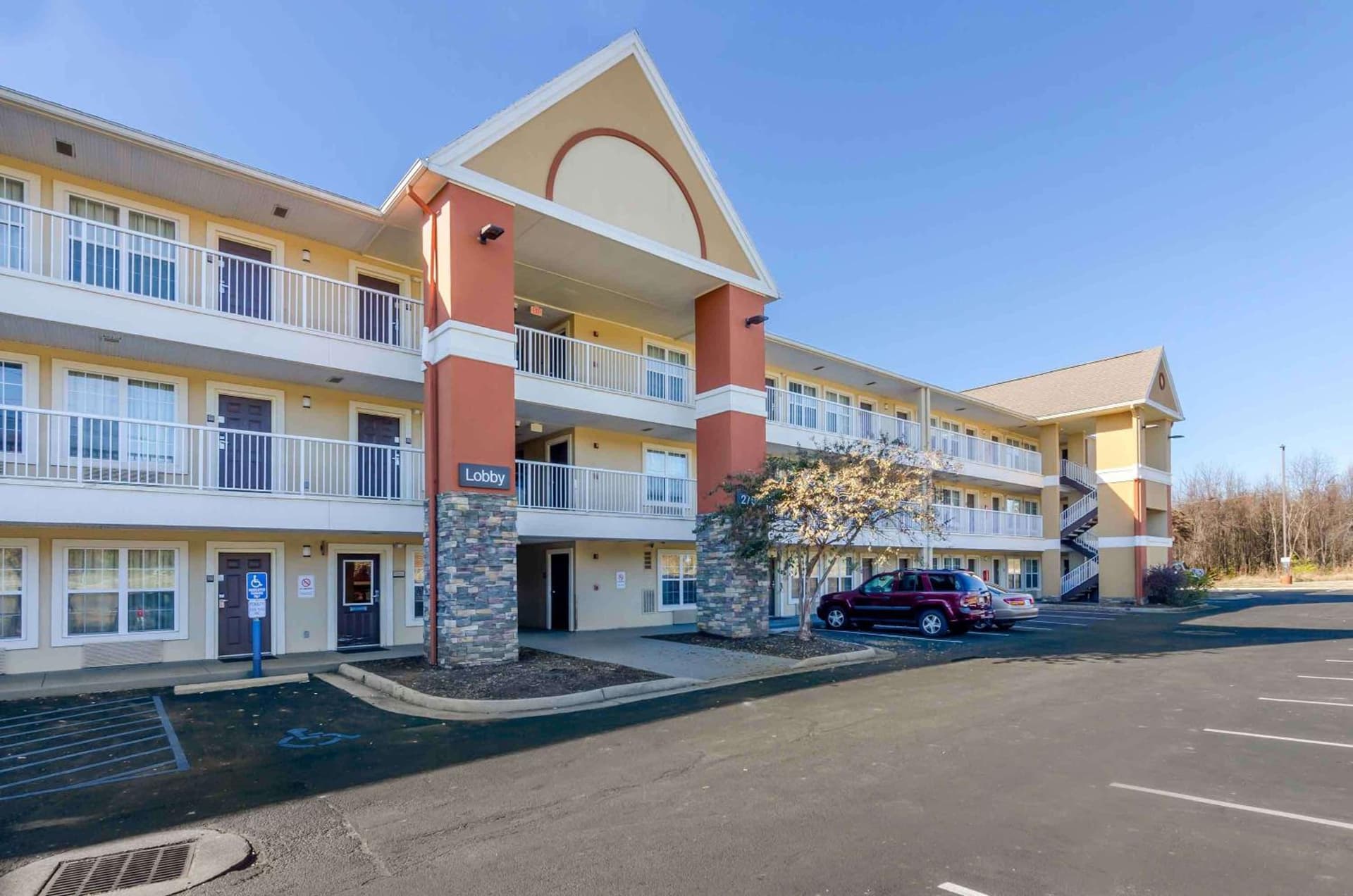 Extended Stay America Select Suites - Roanoke - Airport property views in Roanoke, VA — gallery photo 3