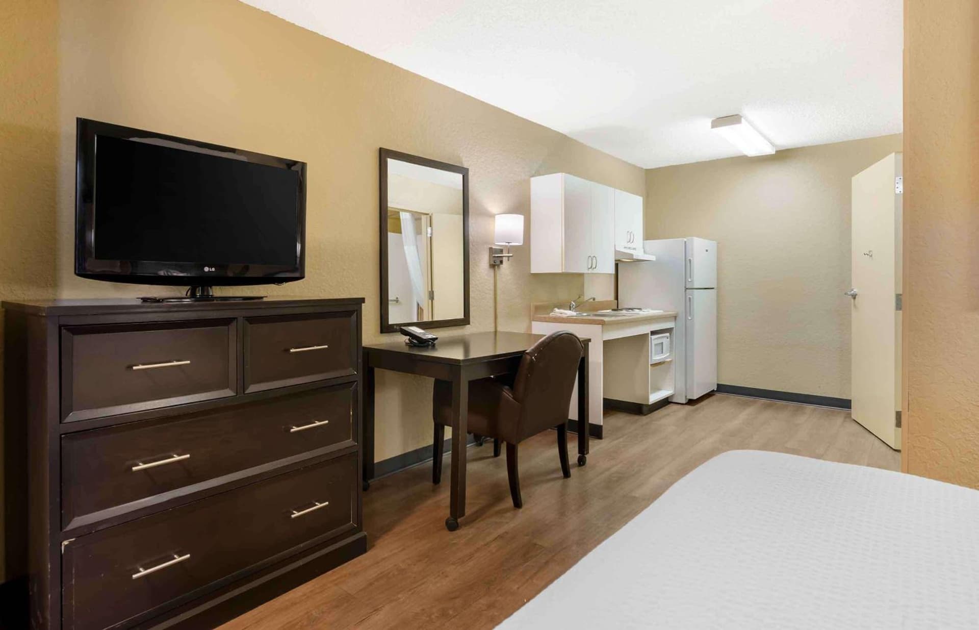 Extended Stay America Select Suites - Roanoke - Airport gallery photo in Roanoke, VA — image 15