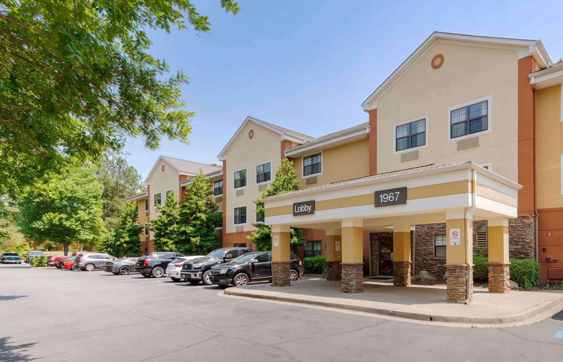 Extended Stay America Select Suites - Atlanta - Marietta - Windy Hill interior in Atlanta, GA — gallery photo 2