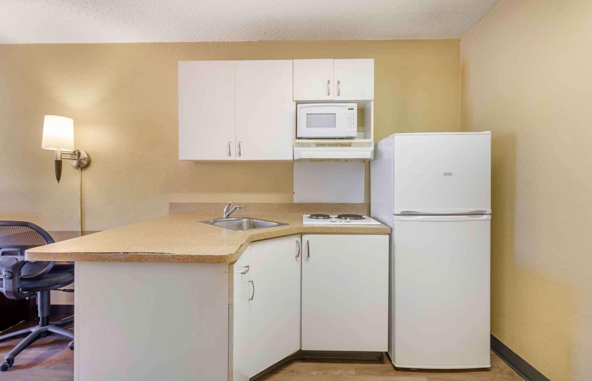 Extended Stay America Select Suites - Roanoke - Airport gallery photo in Roanoke, VA — image 24