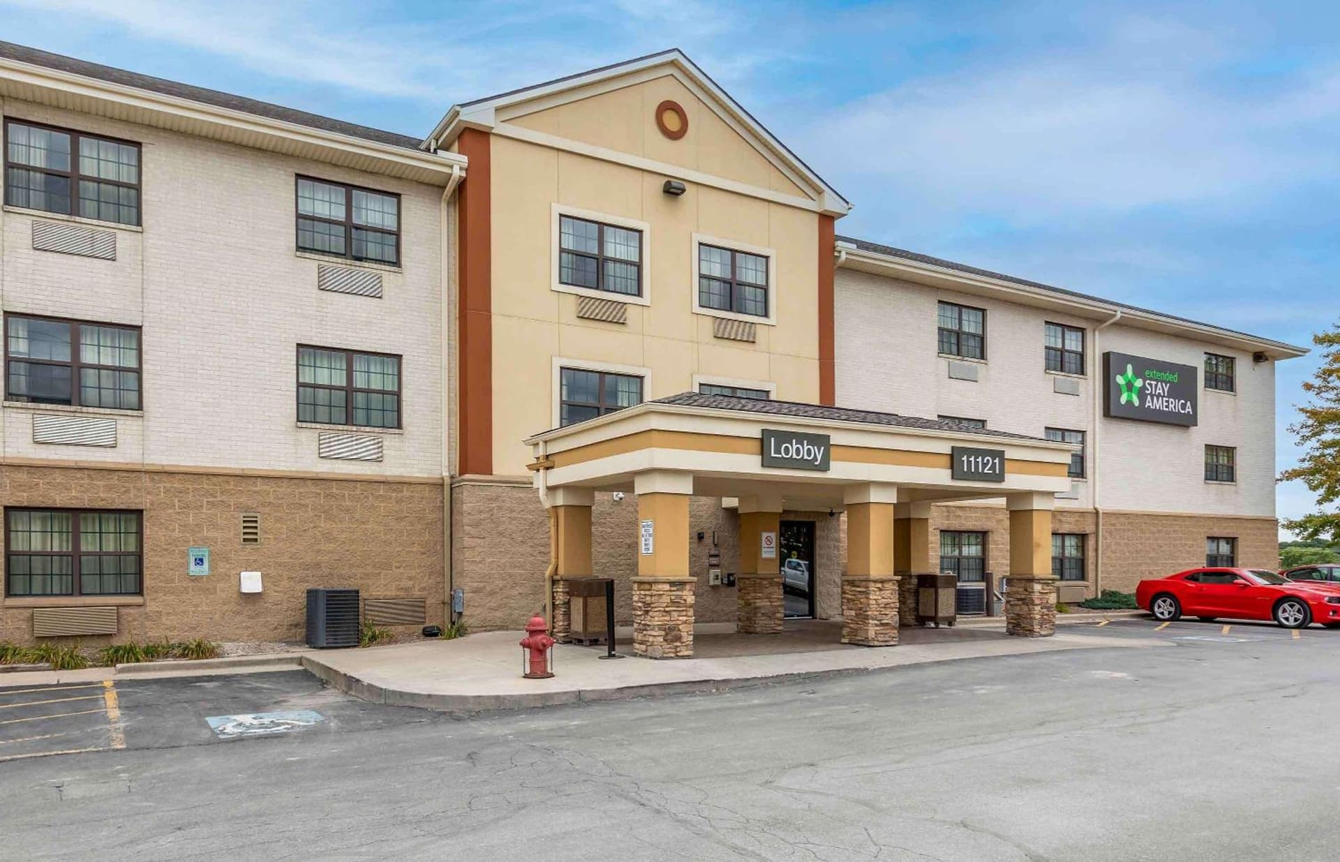 Extended Stay America Select Suites - Milwaukee - Wauwatosa property views in Wauwatosa, WI — gallery photo 3