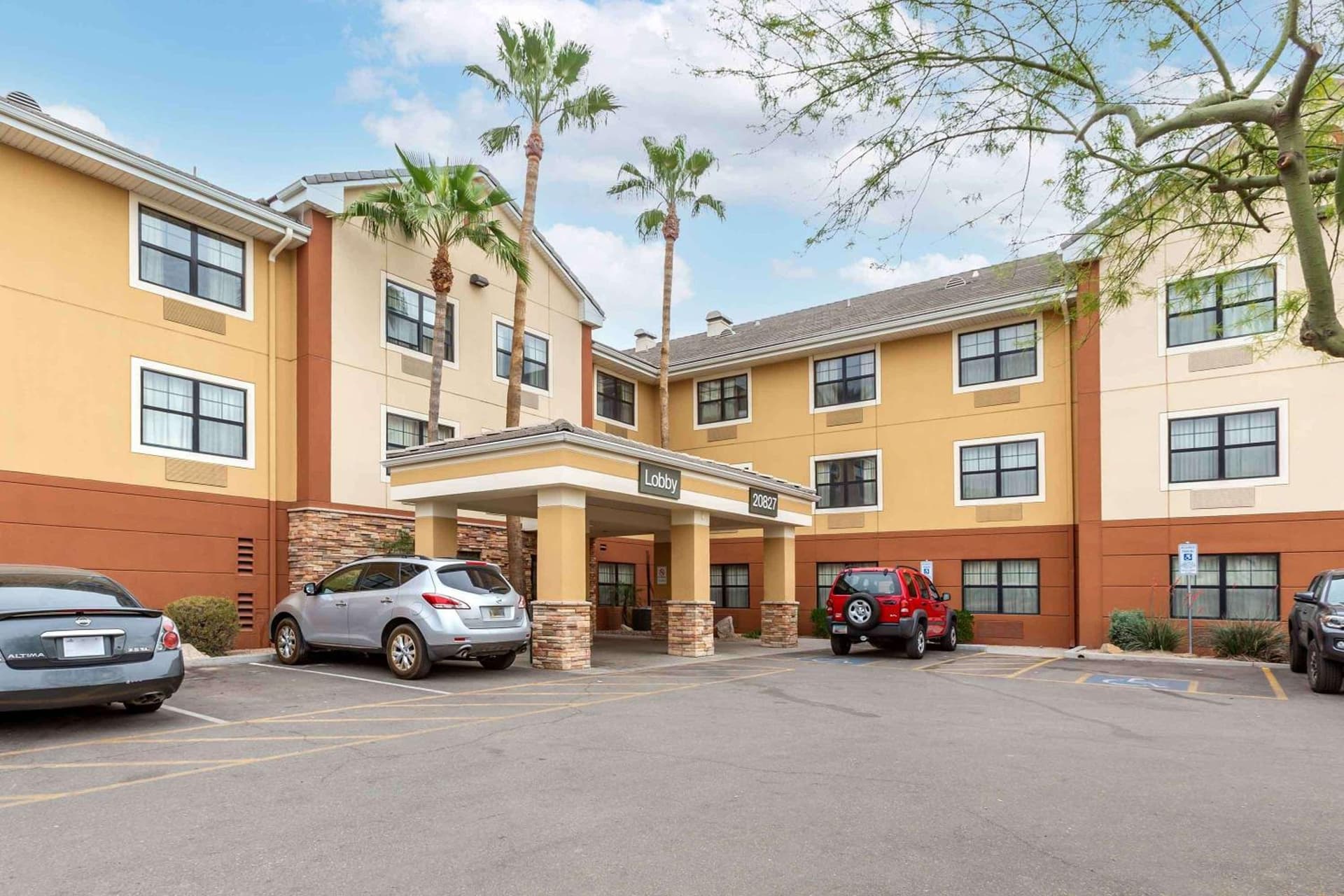Extended Stay America Select Suites - Phoenix - Deer Valley featured exterior or lobby in Phoenix, AZ — similar hotel