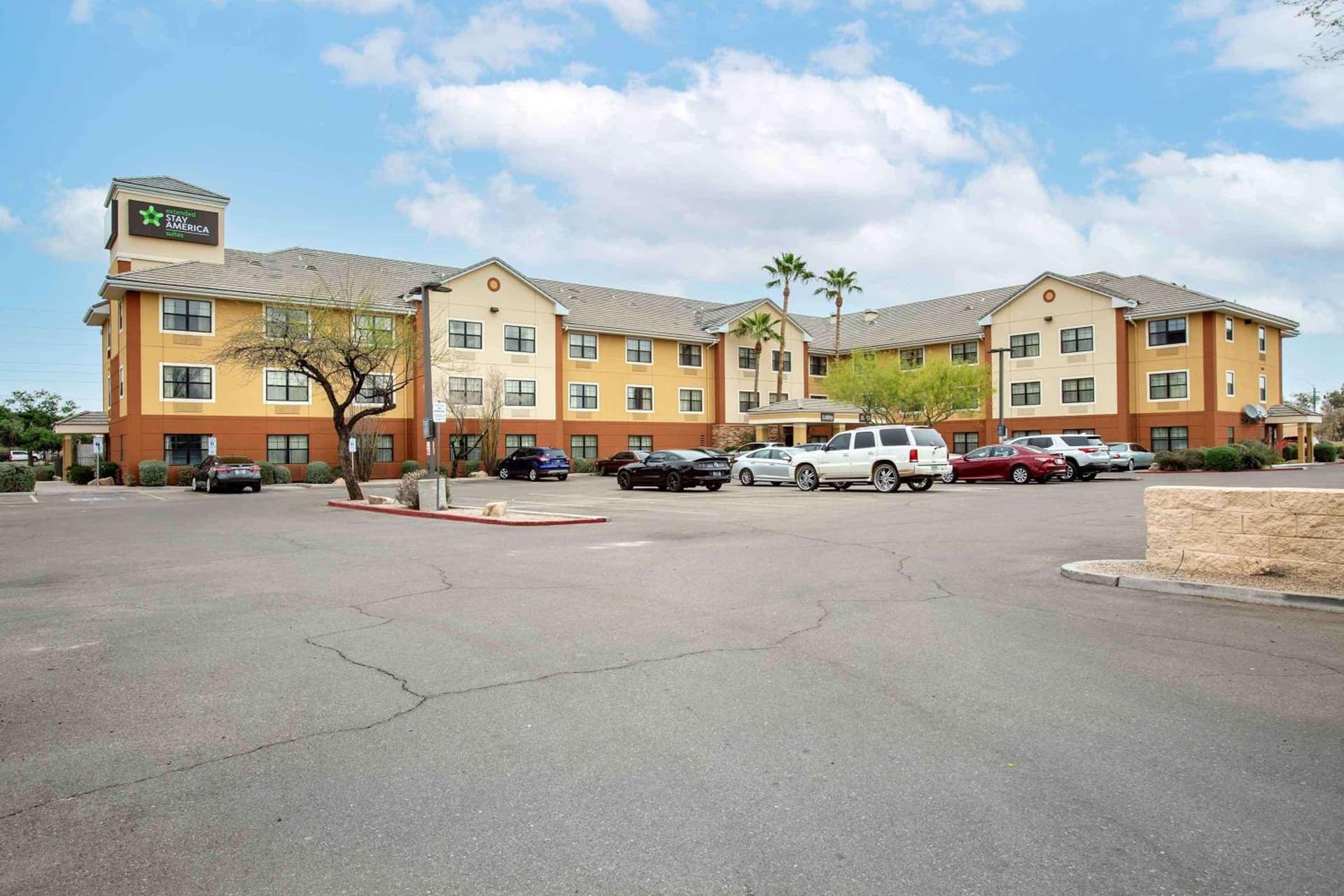 Extended Stay America Select Suites - Phoenix - Deer Valley property views in Phoenix, AZ — gallery photo 3
