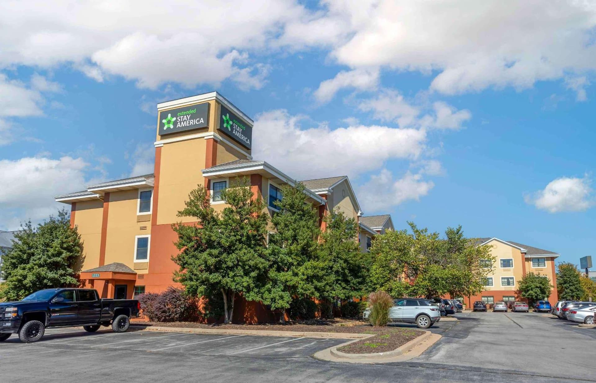 Extended Stay America Select Suites - Springfield - South interior in Springfield, MO — gallery photo 2
