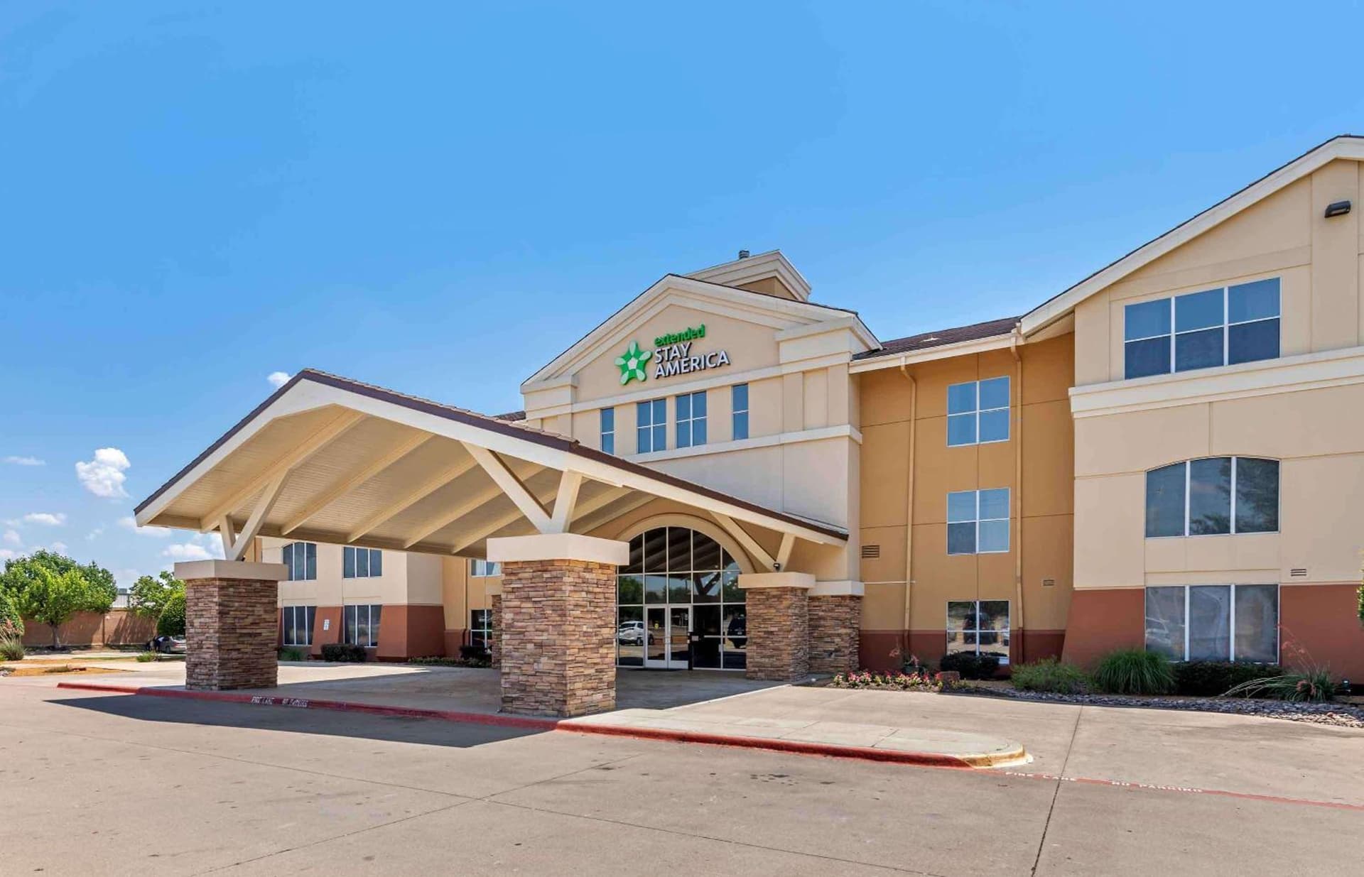 Extended Stay America Suites - Dallas - Frankford Road interior in Plano, TX — gallery photo 2