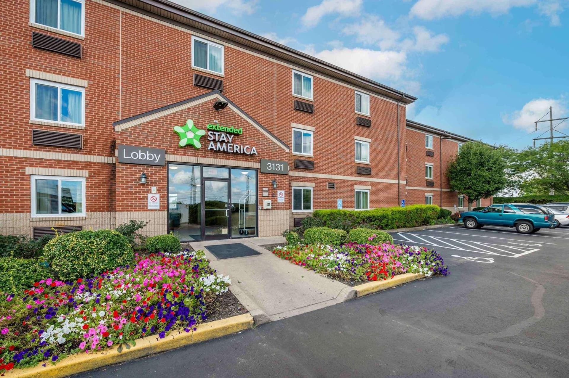 Extended Stay America Suites - Dayton - Fairborn interior in Dayton, OH — gallery photo 2