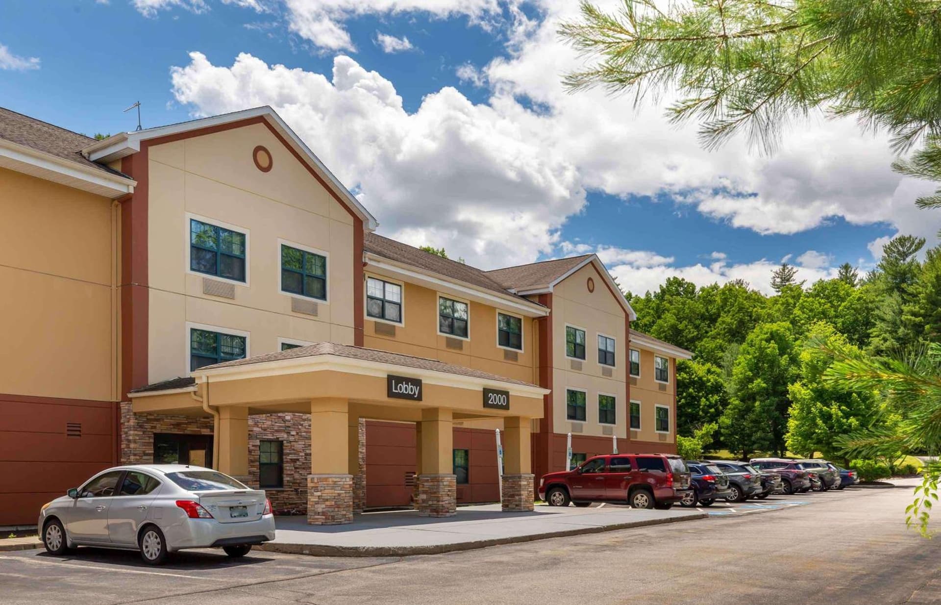 Extended Stay America Suites - Nashua - Manchester interior in Nashua, NH — gallery photo 2