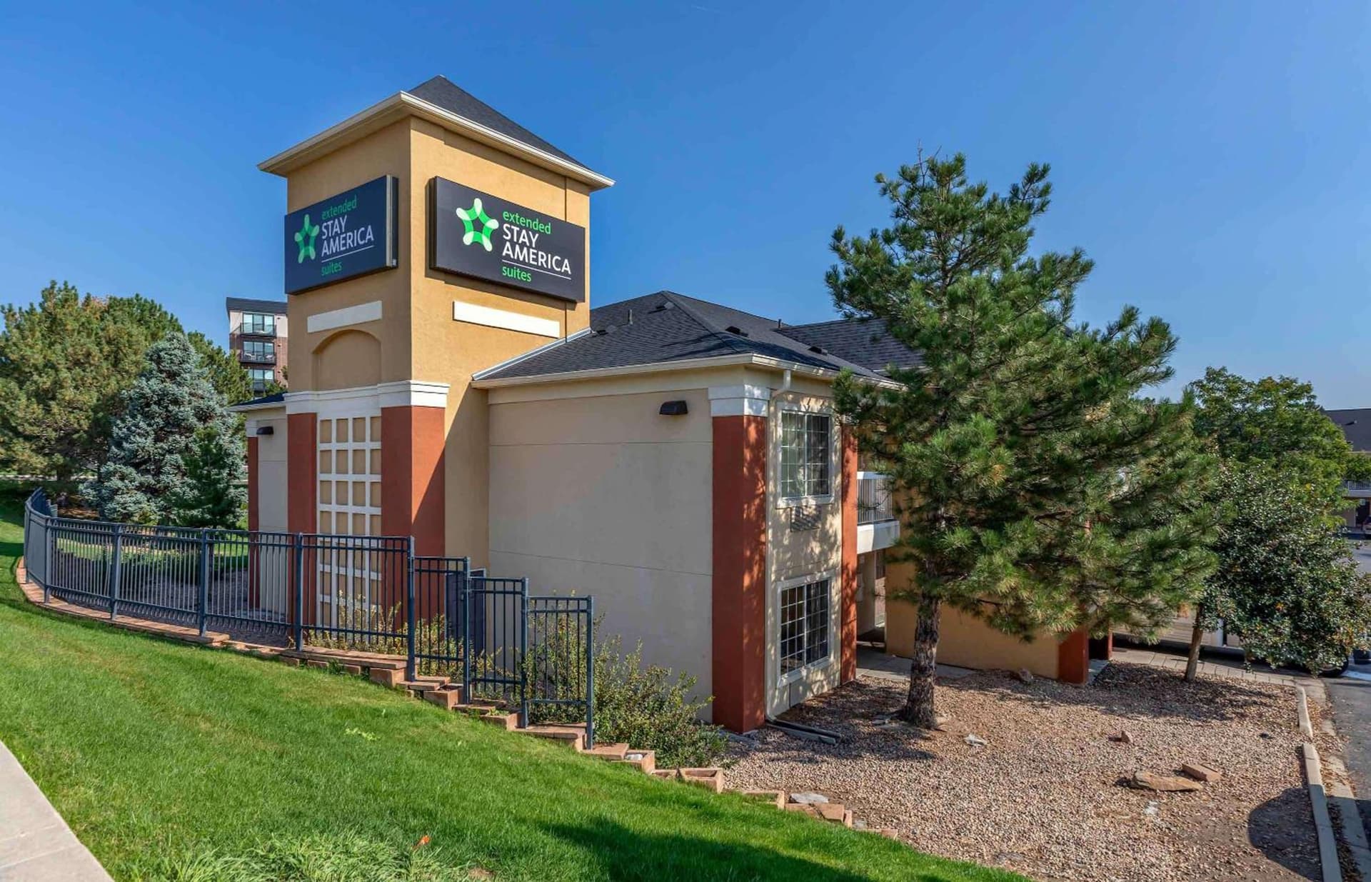 Extended Stay America Suites - Denver - Tech Center South - Inverness interior in Centennial, CO — gallery photo 2