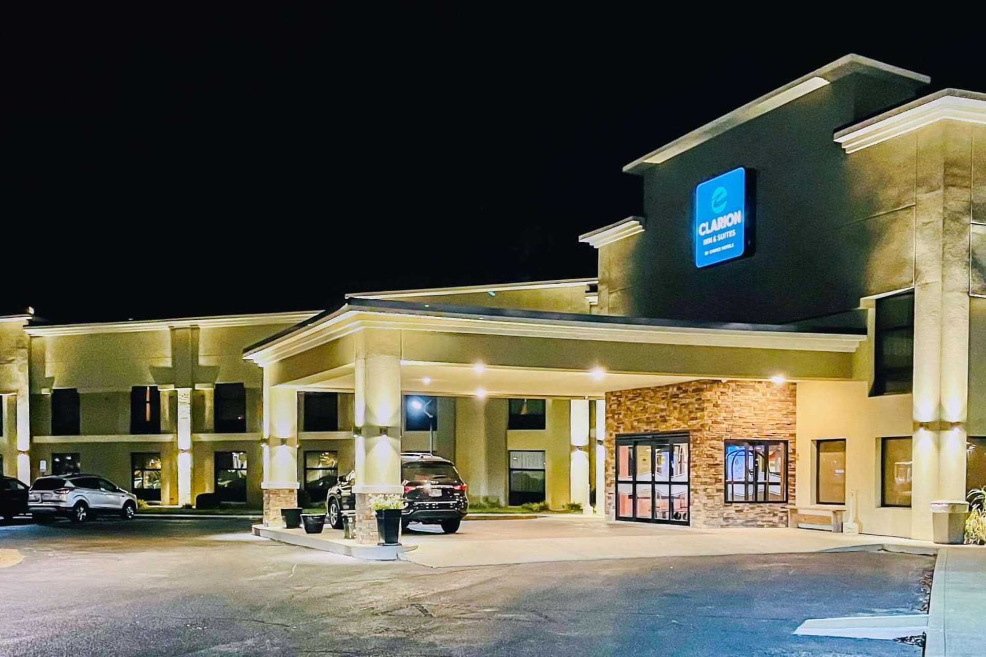 Clarion Inn & Suites Evansville Eastland Area gallery photo in Evansville, IN — image 43