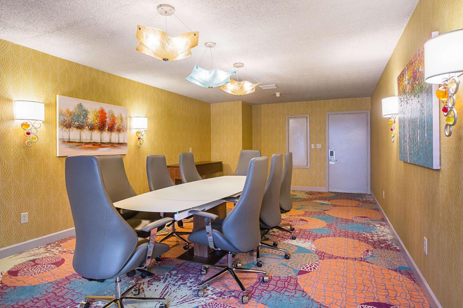 Clarion Inn & Suites Evansville Eastland Area gallery photo in Evansville, IN — image 35