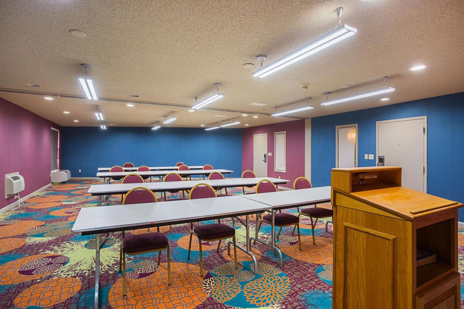 Clarion Inn & Suites Evansville Eastland Area gallery photo in Evansville, IN — image 24