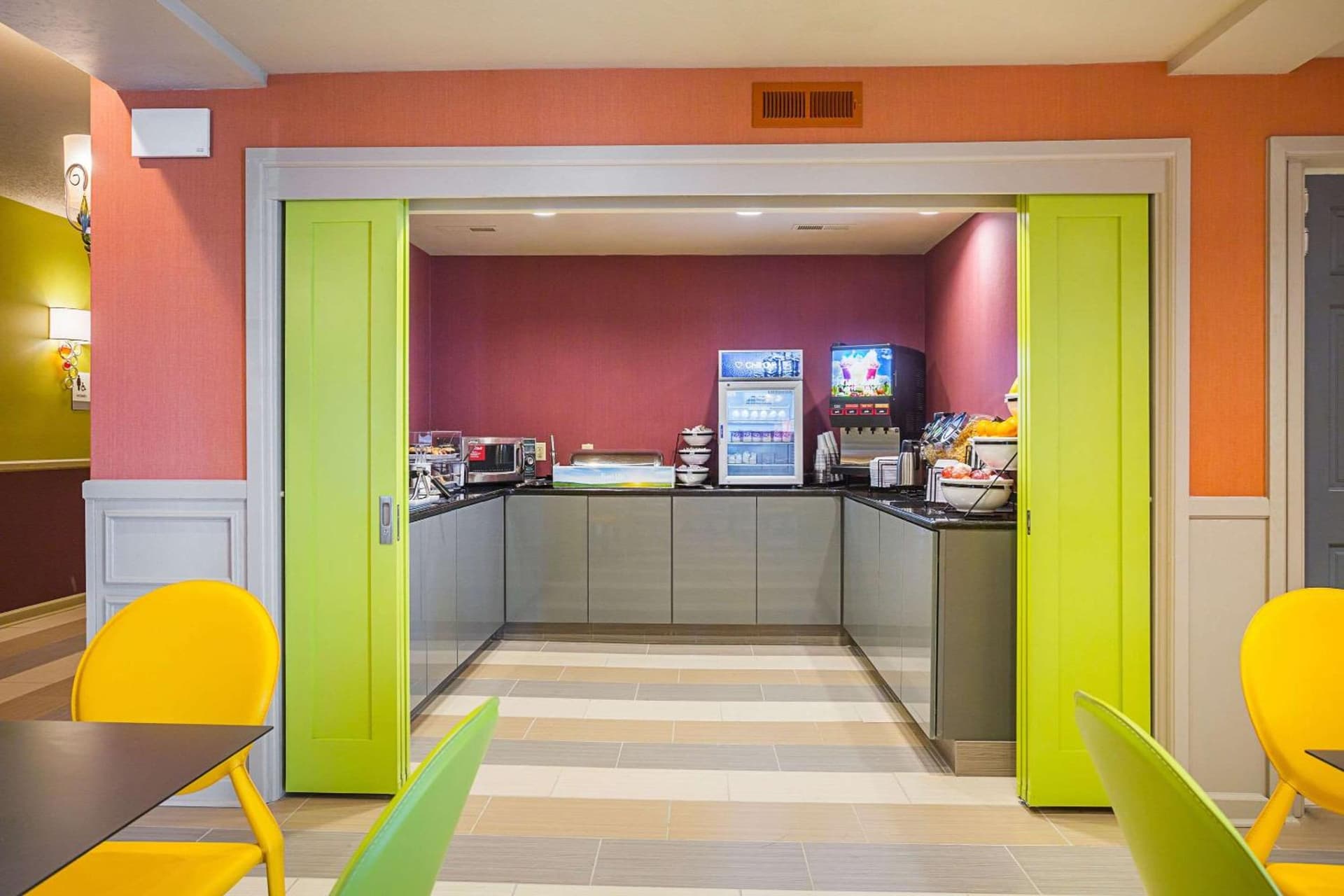 Clarion Inn & Suites Evansville Eastland Area gallery photo in Evansville, IN — image 30
