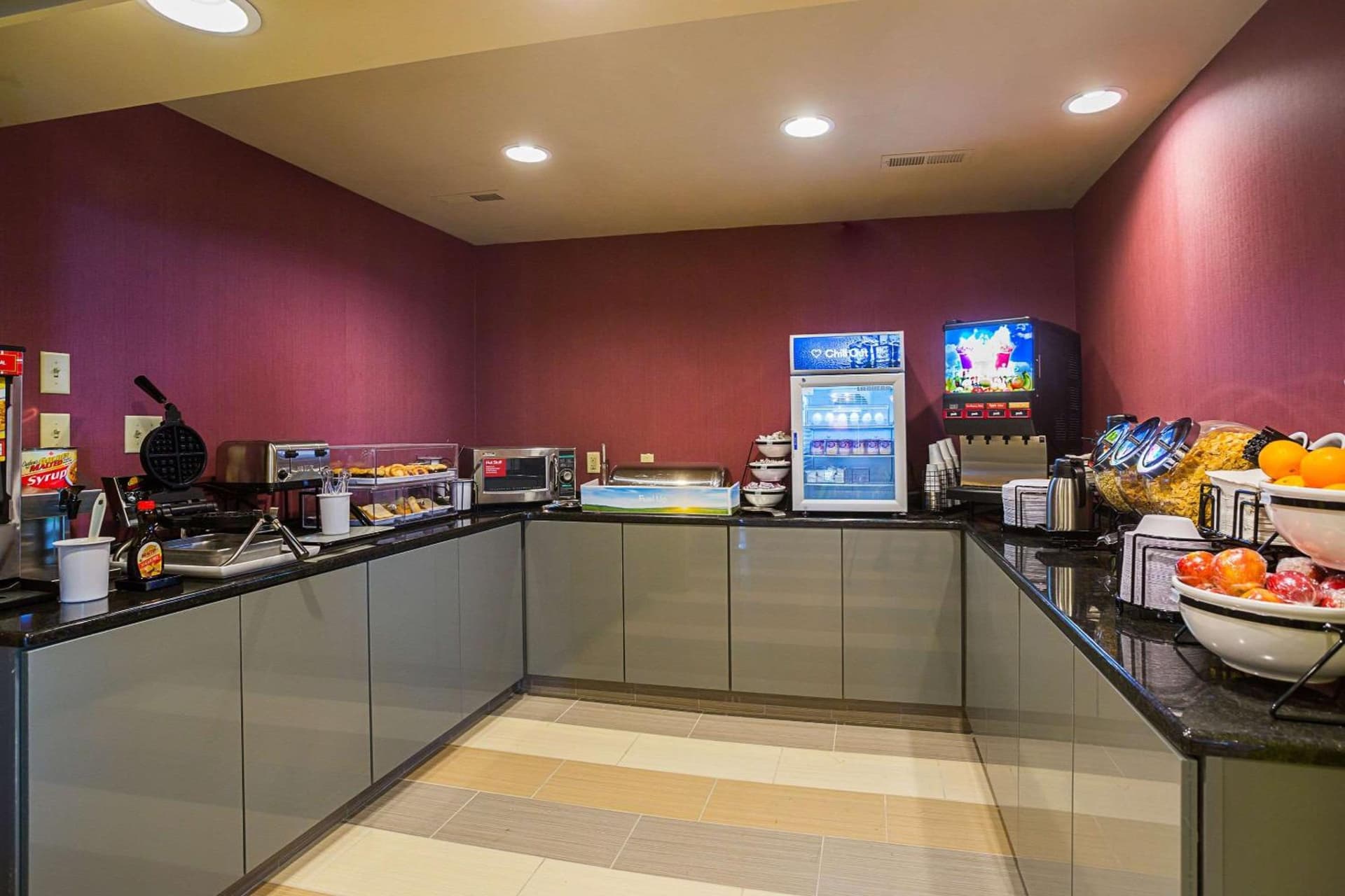 Clarion Inn & Suites Evansville Eastland Area gallery photo in Evansville, IN — image 31