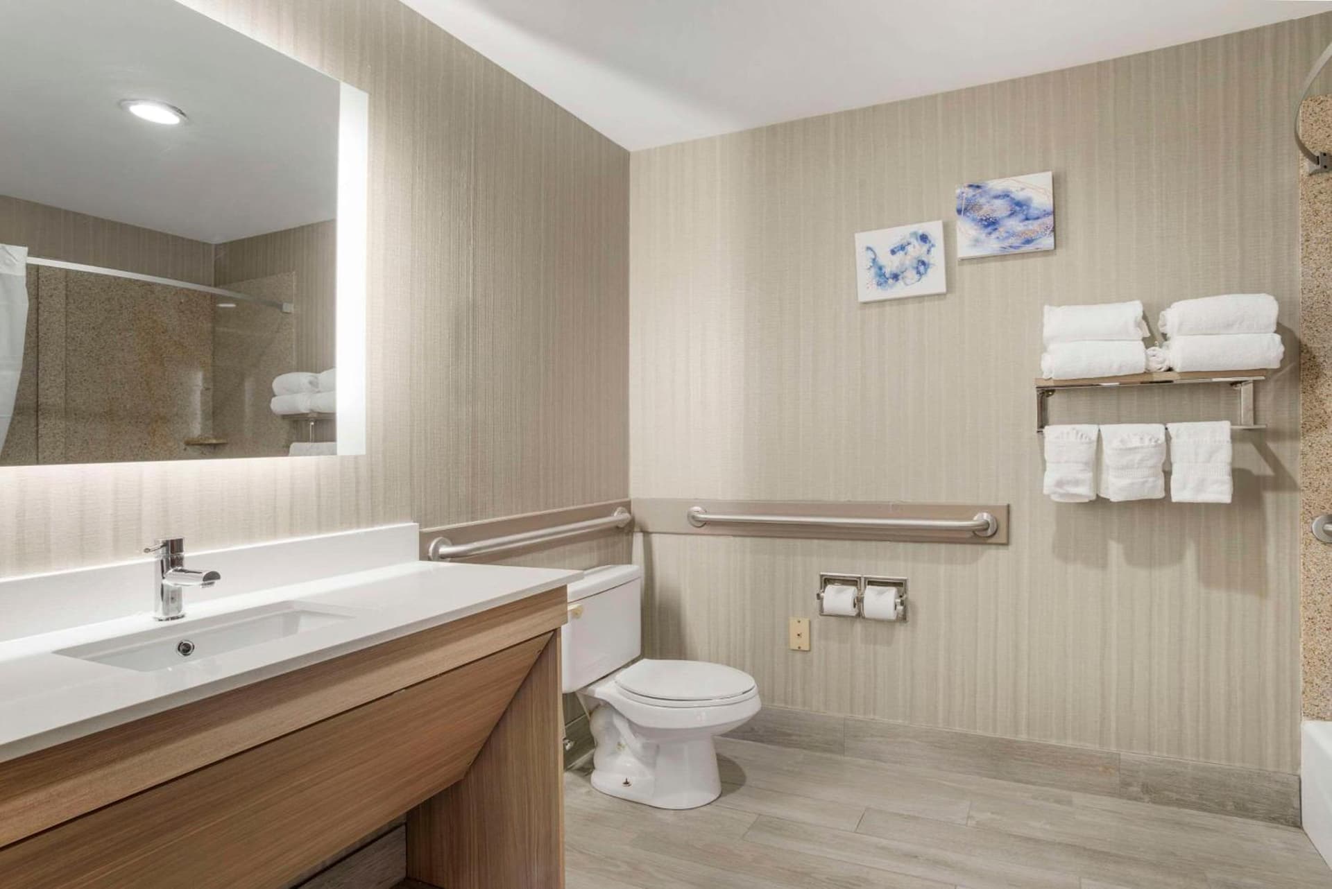 Comfort Suites At WestGate Mall gallery photo in Spartanburg, SC — image 25