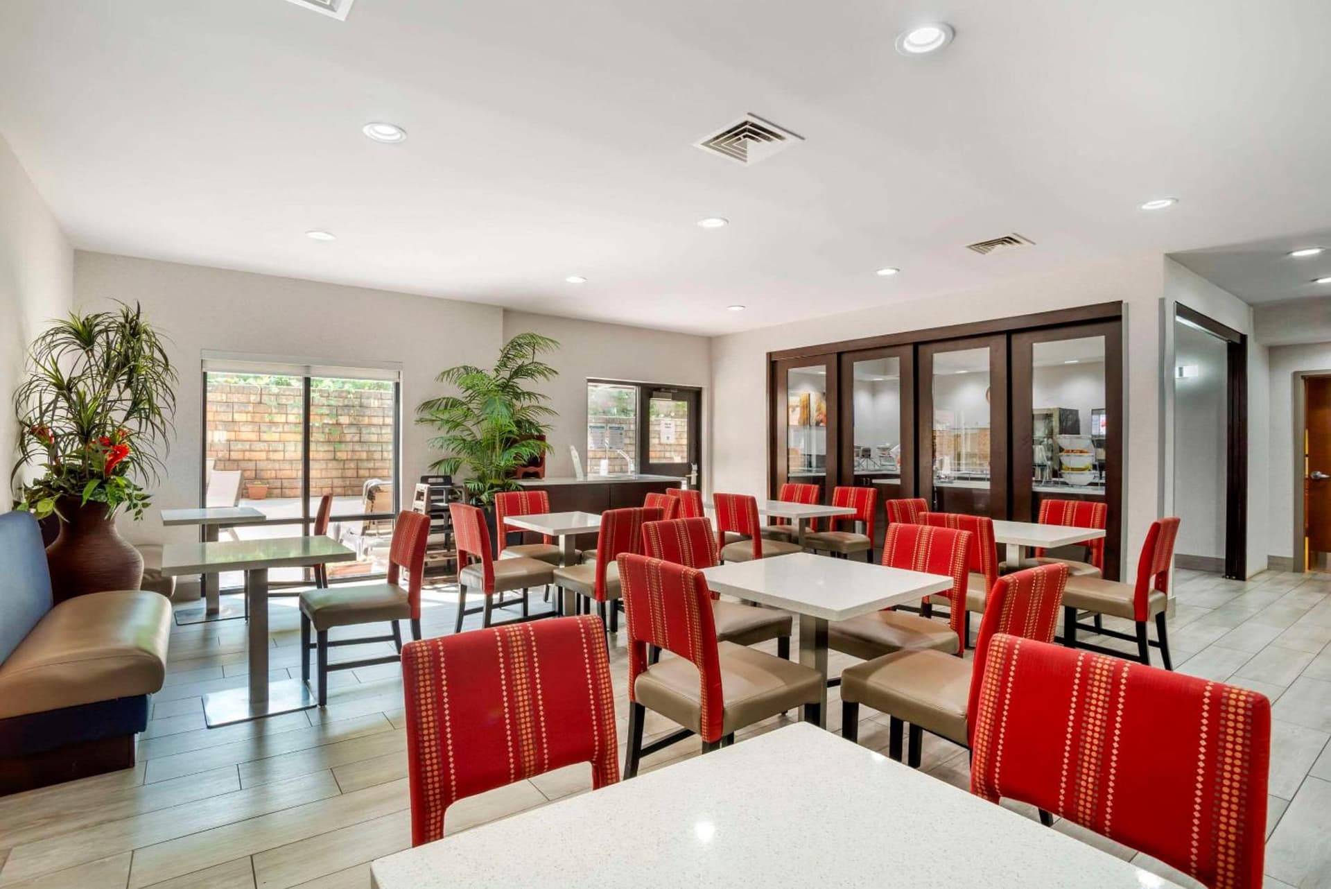 Comfort Suites At WestGate Mall property views in Spartanburg, SC — gallery photo 3