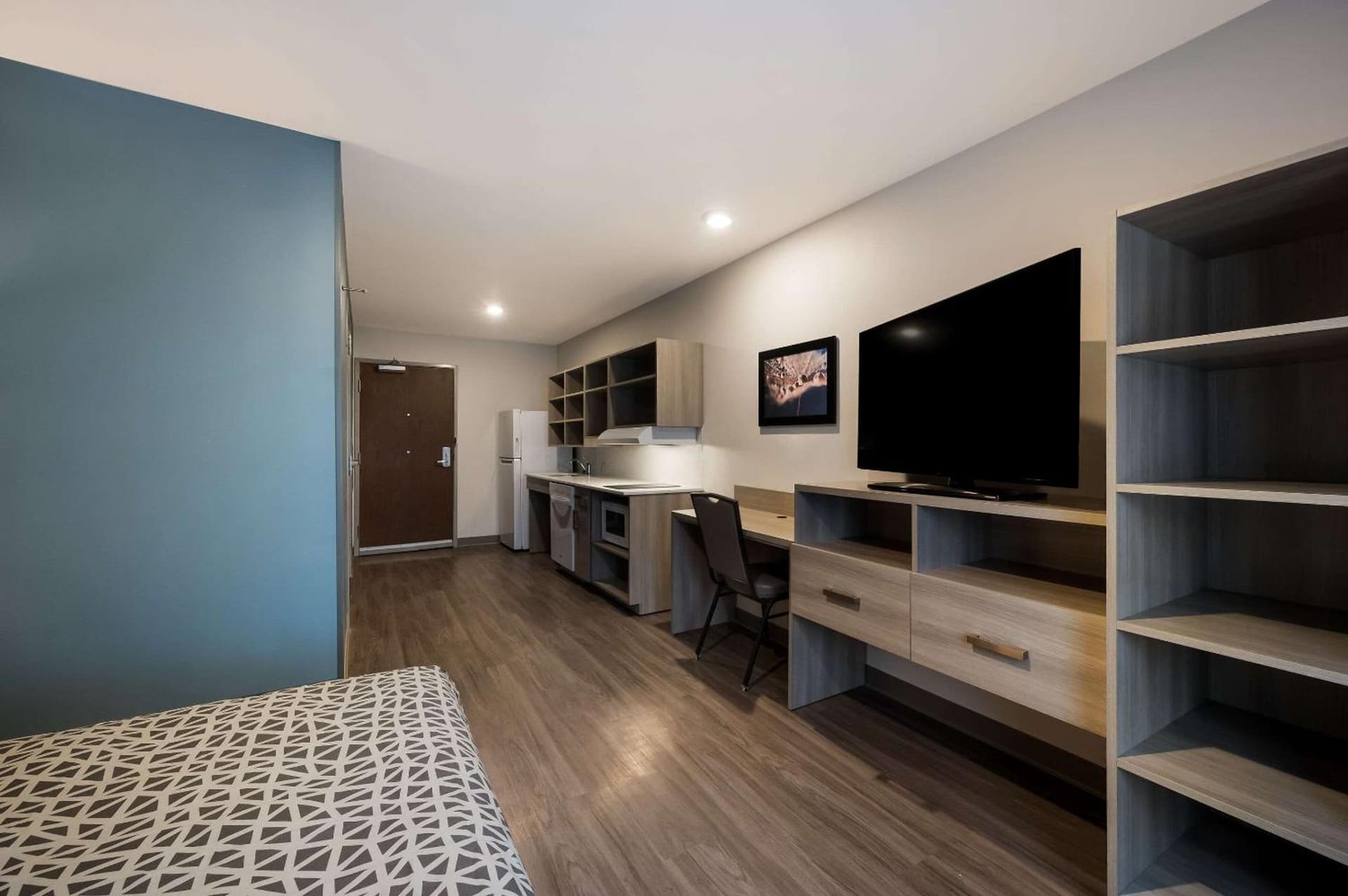 WoodSpring Suites Wixom - Novi gallery photo in Wixom, MI — image 40