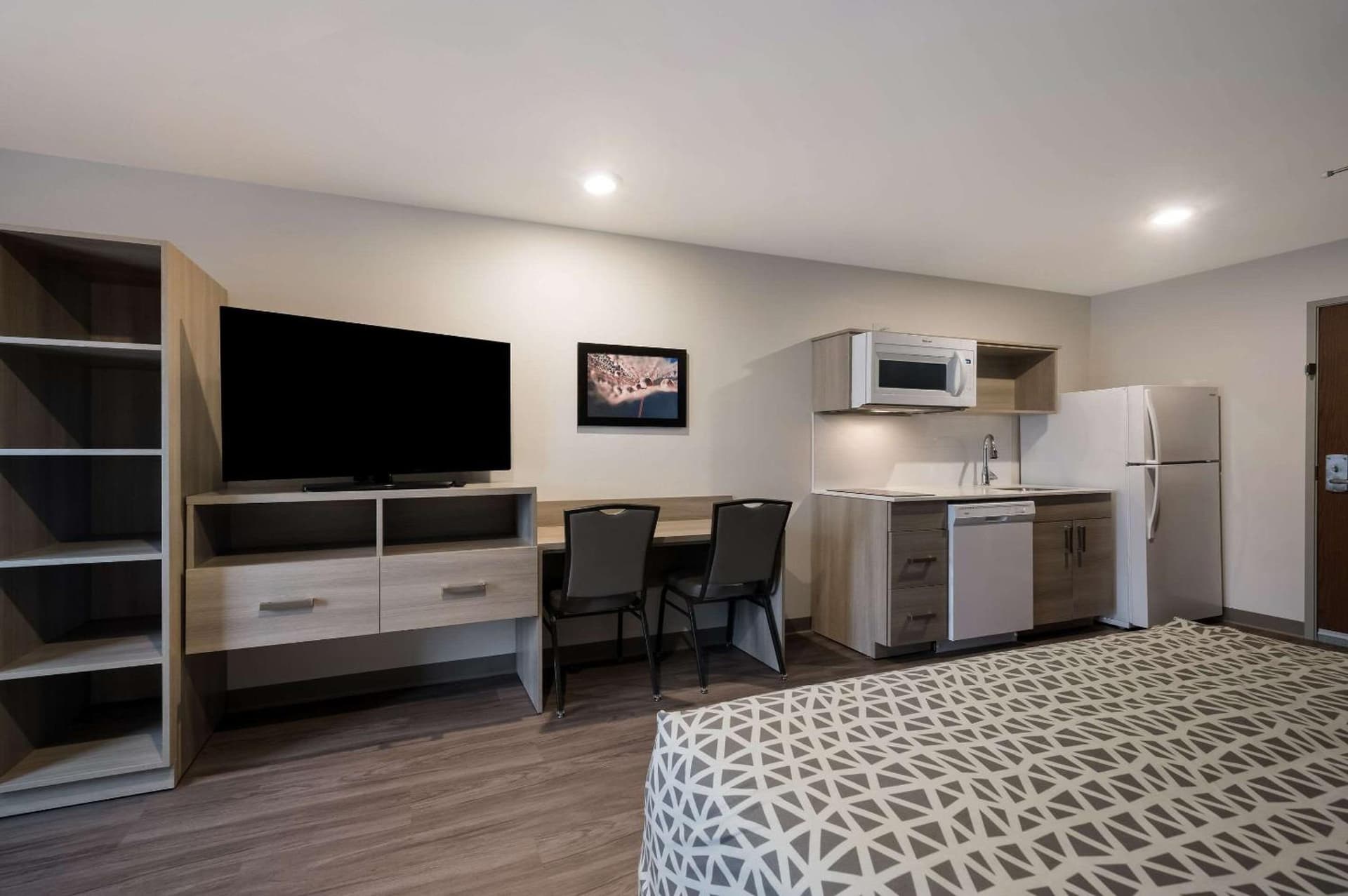 WoodSpring Suites Wixom - Novi gallery photo in Wixom, MI — image 24