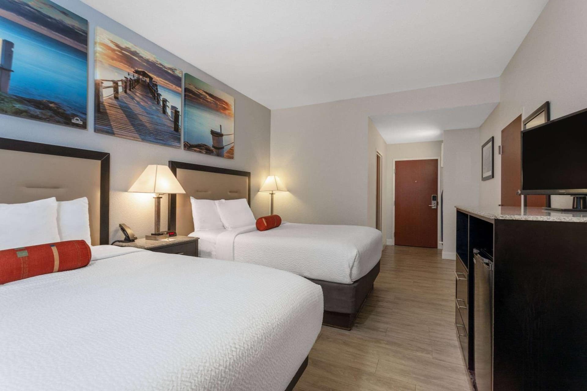 Days Inn & Suites by Wyndham Lakeland gallery photo in Lakeland, FL — image 35