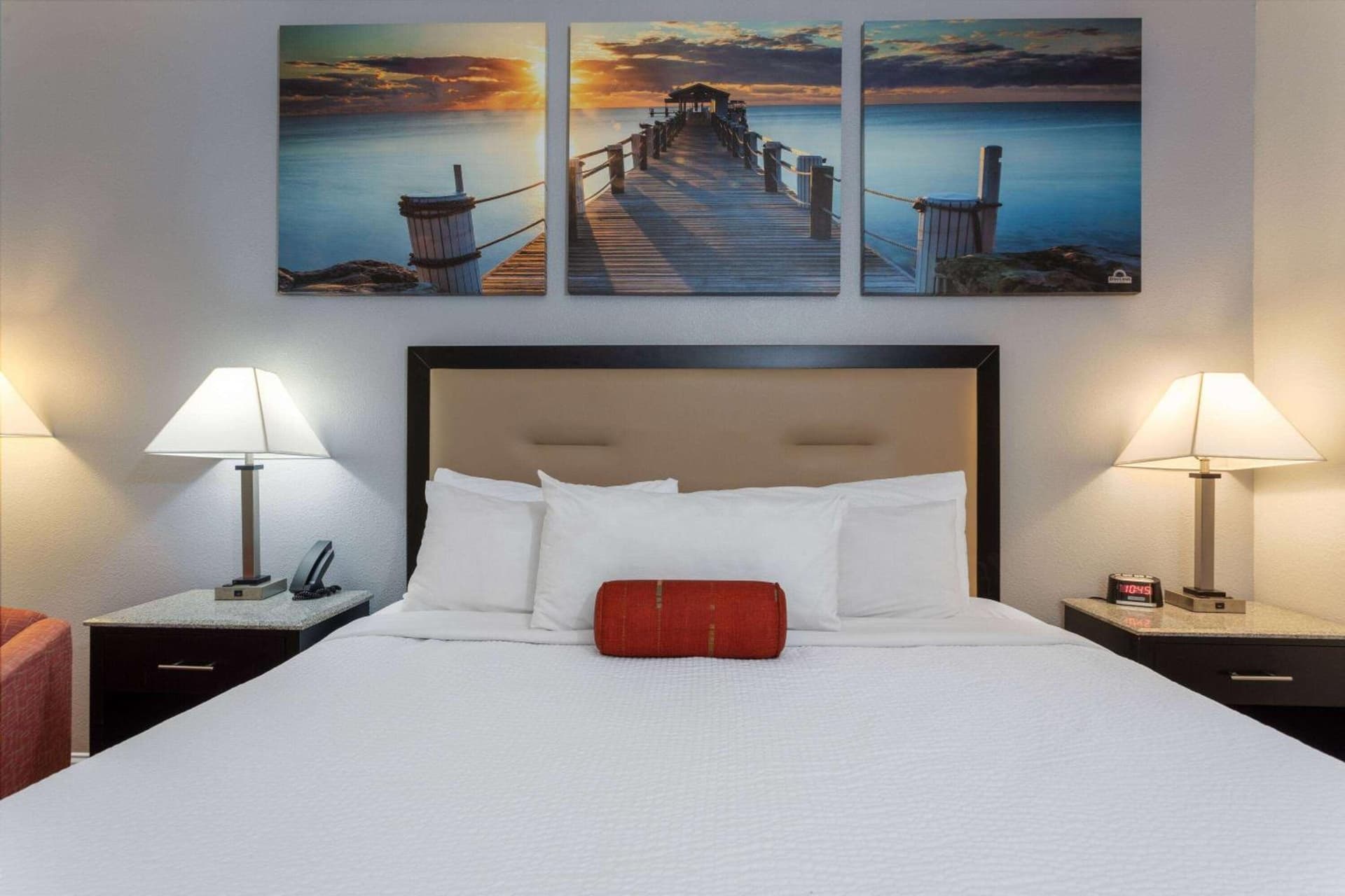 Days Inn & Suites by Wyndham Lakeland gallery photo in Lakeland, FL — image 92