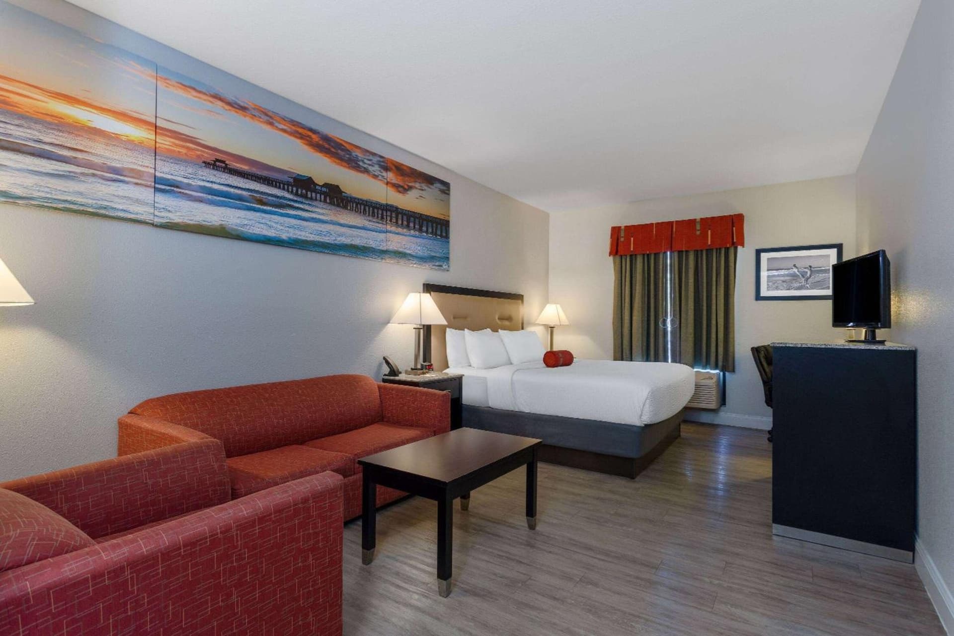 Days Inn & Suites by Wyndham Lakeland gallery photo in Lakeland, FL — image 99