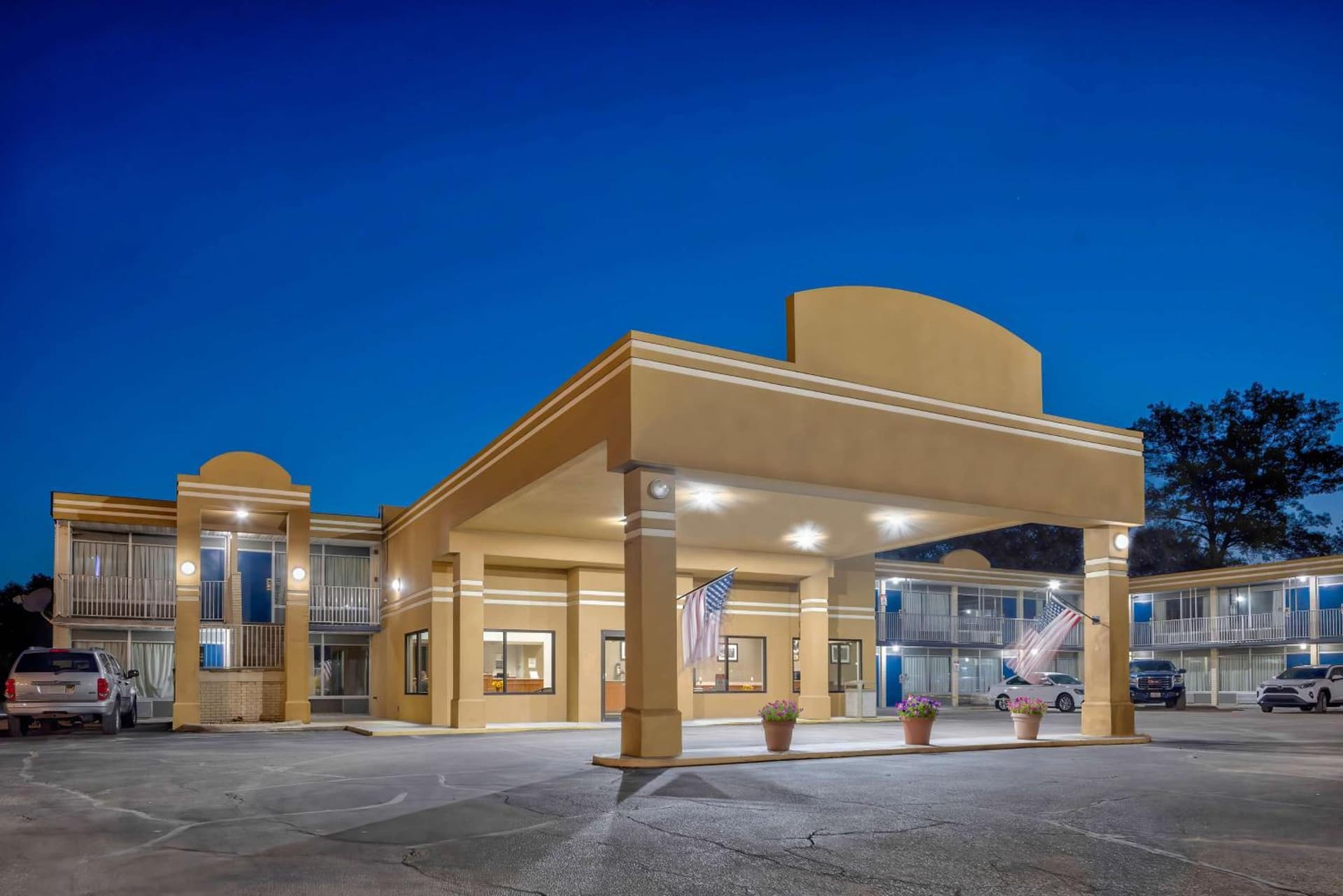 Motel 6 Effingham, IL featured exterior or lobby in Effingham, IL — similar hotel