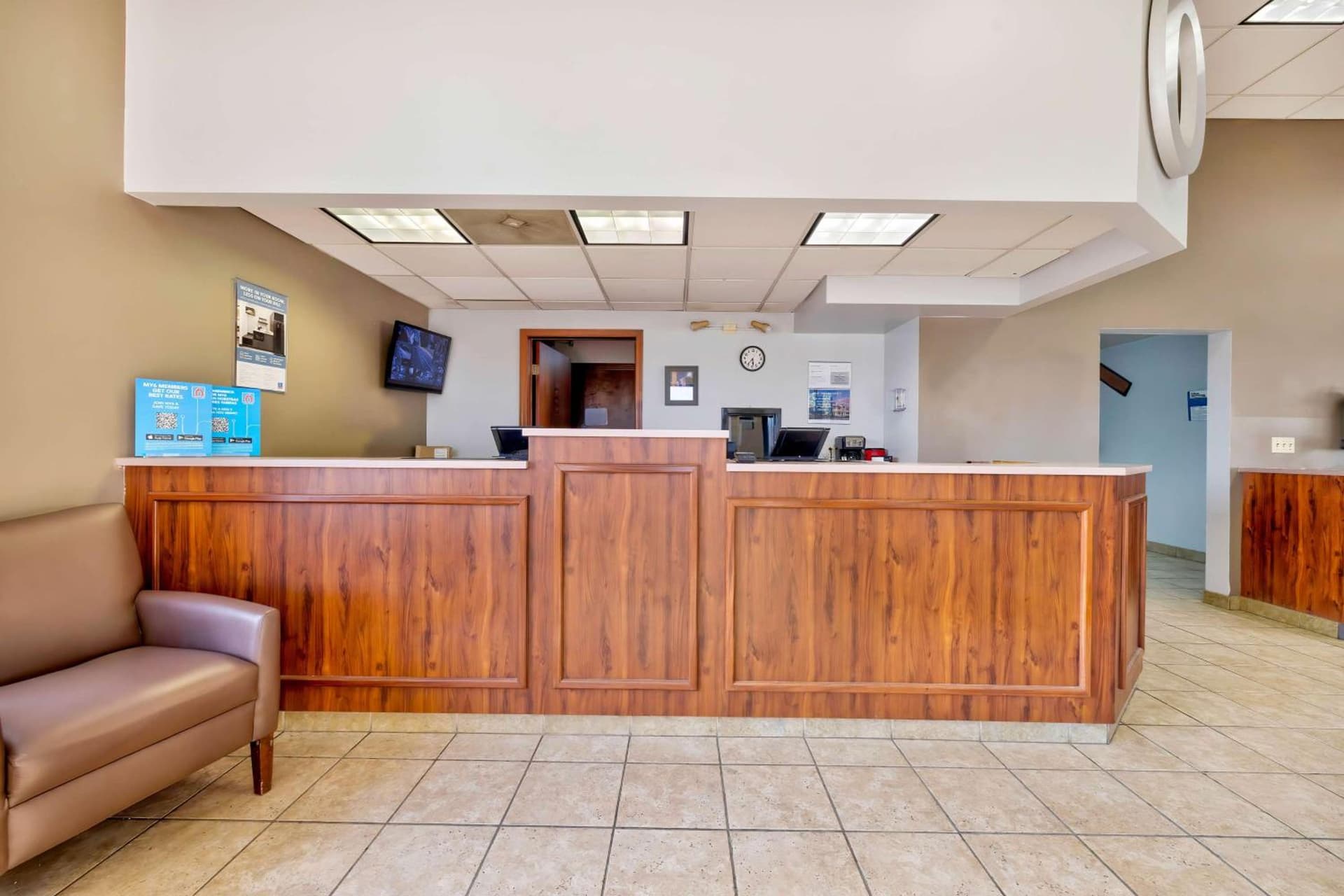 Motel 6 Effingham, IL interior in Effingham, IL — gallery photo 2