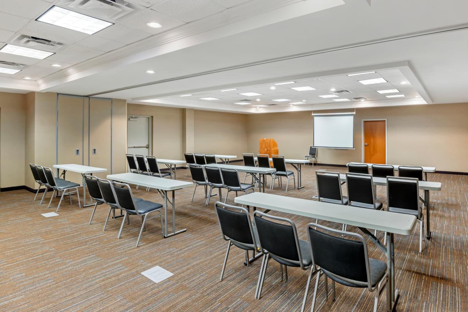 Comfort Suites At Virginia Center Commons gallery photo in Richmond, VA — image 9