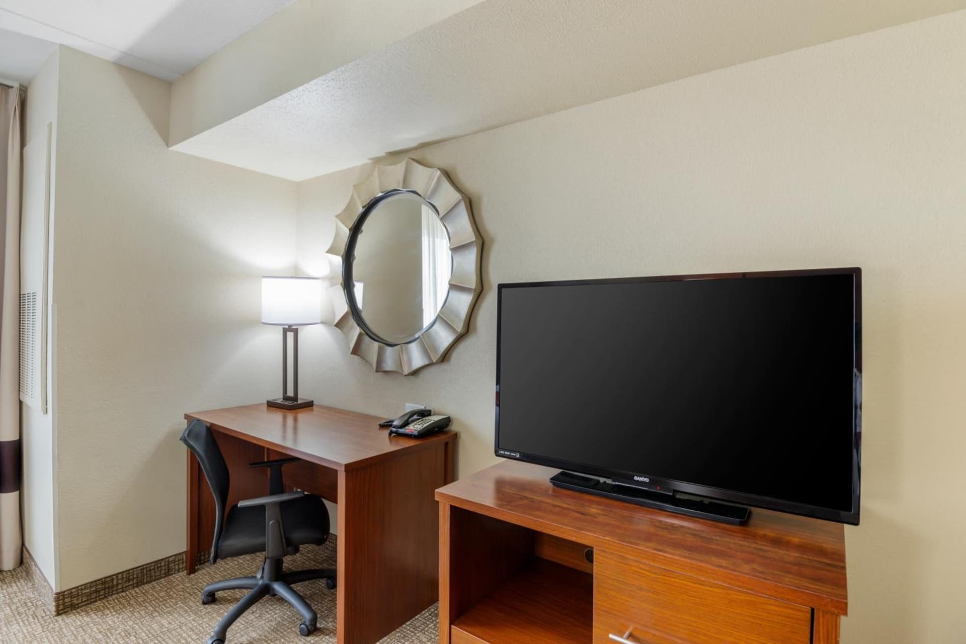 Comfort Suites At Virginia Center Commons gallery photo in Richmond, VA — image 57