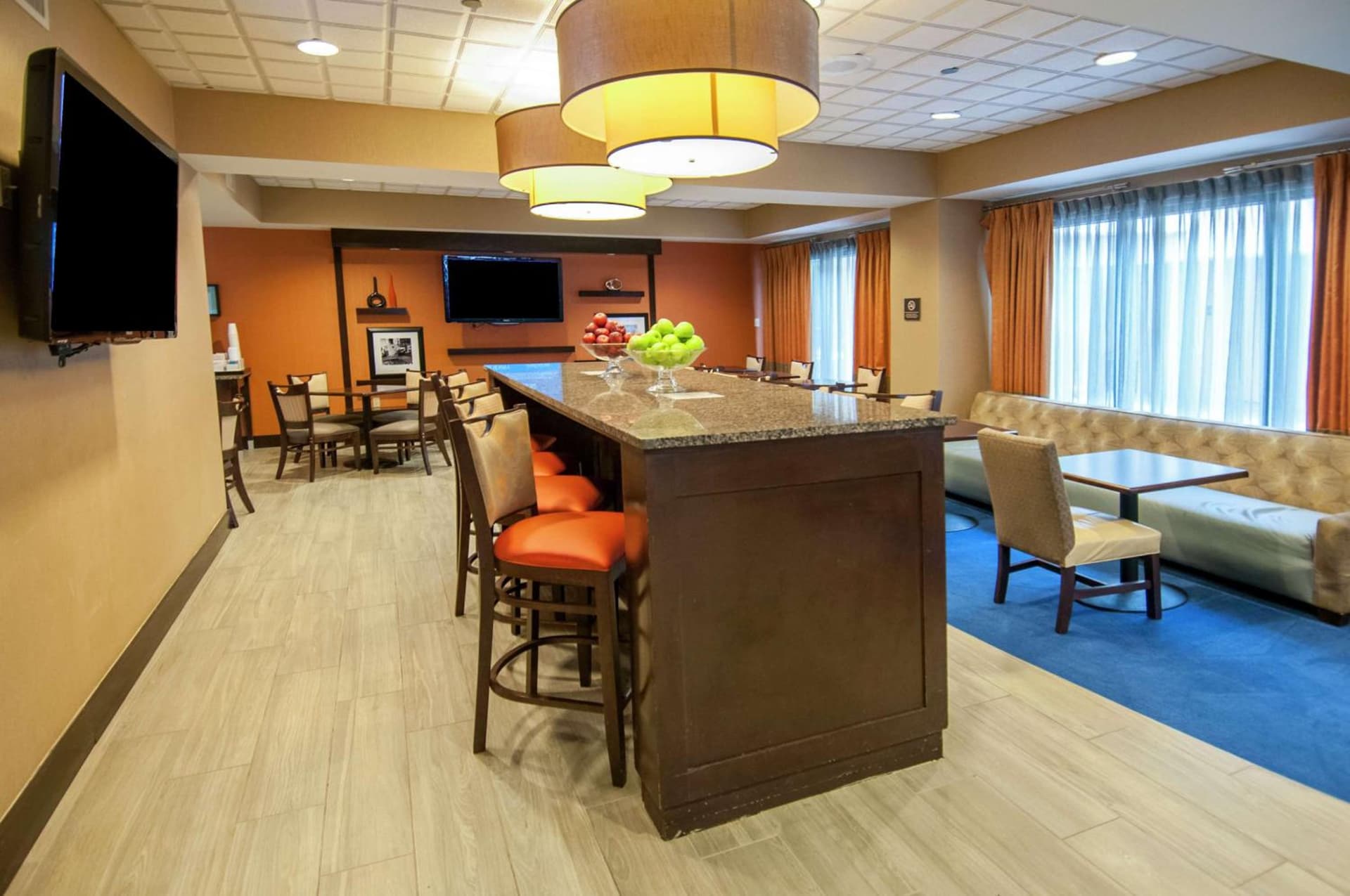Hampton Inn Metairie property views in Metairie, LA — gallery photo 3