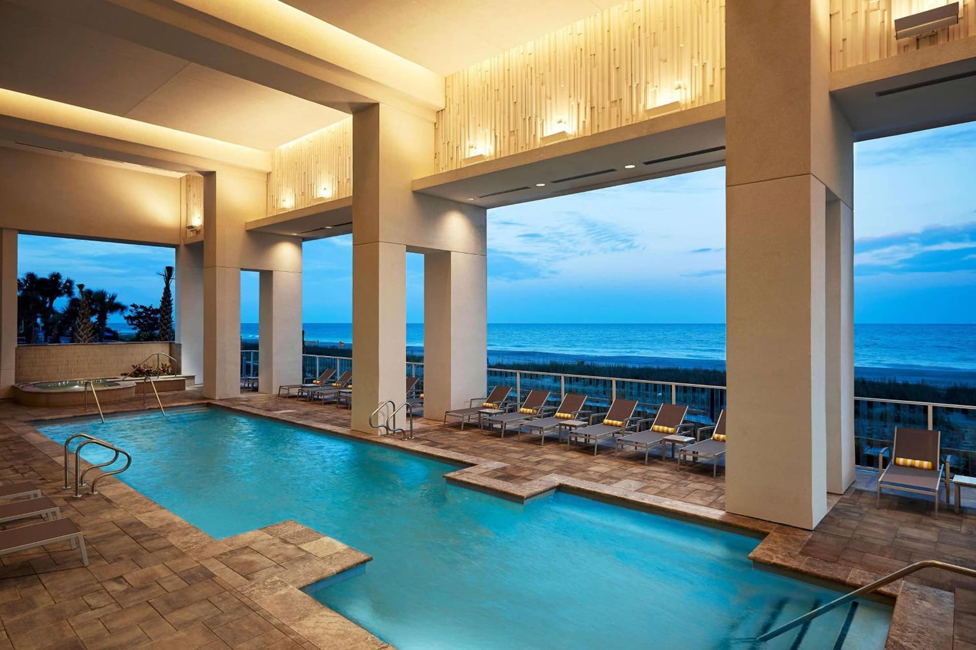 Hilton Grand Vacations Club Ocean Enclave Myrtle Beach gallery photo in Myrtle Beach, SC — image 15