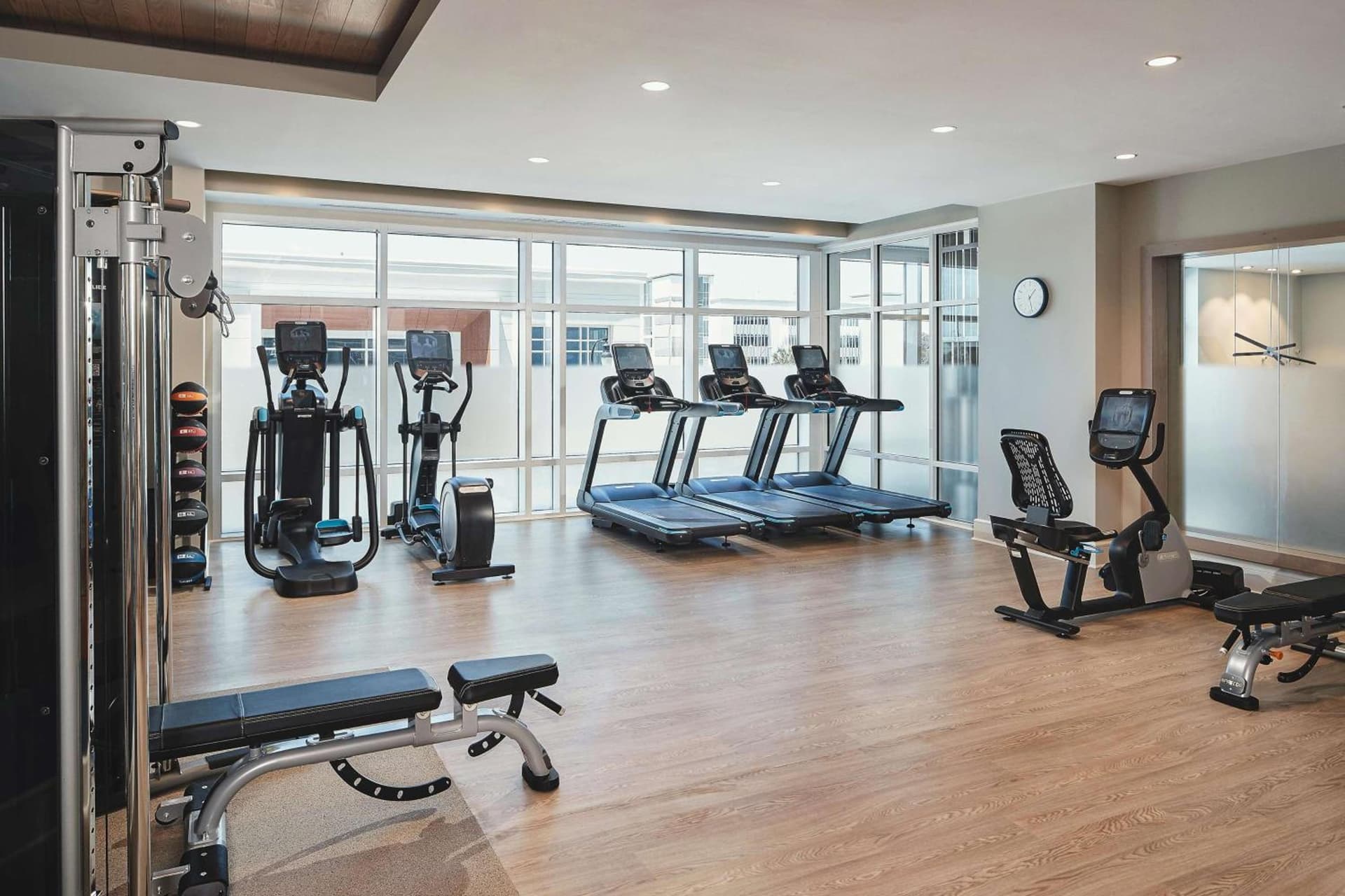 Hilton Grand Vacations Club Ocean Enclave Myrtle Beach gallery photo in Myrtle Beach, SC — image 39