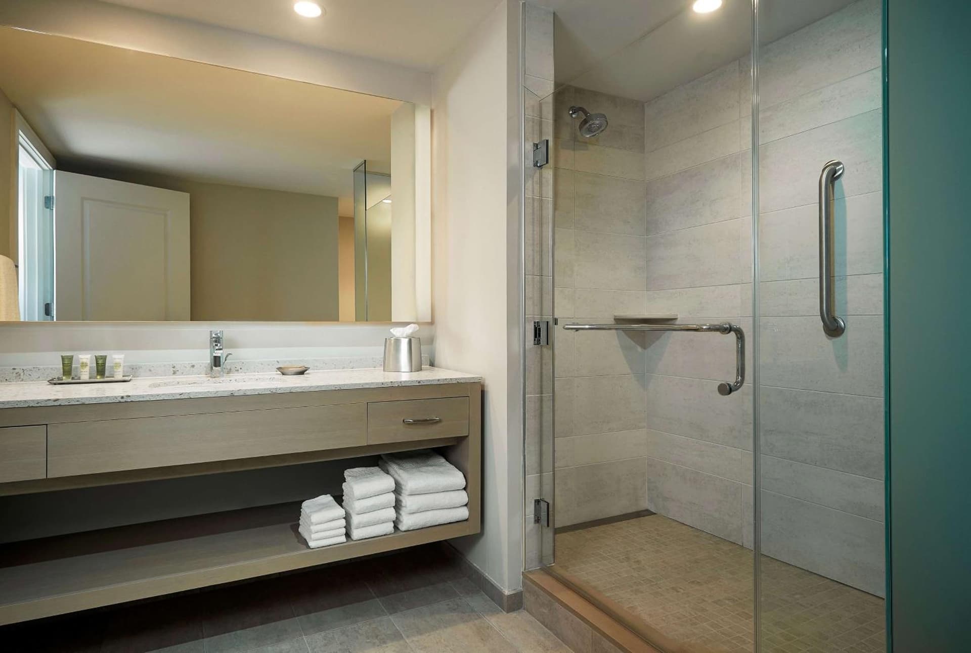 Hilton Grand Vacations Club Ocean Enclave Myrtle Beach gallery photo in Myrtle Beach, SC — image 21
