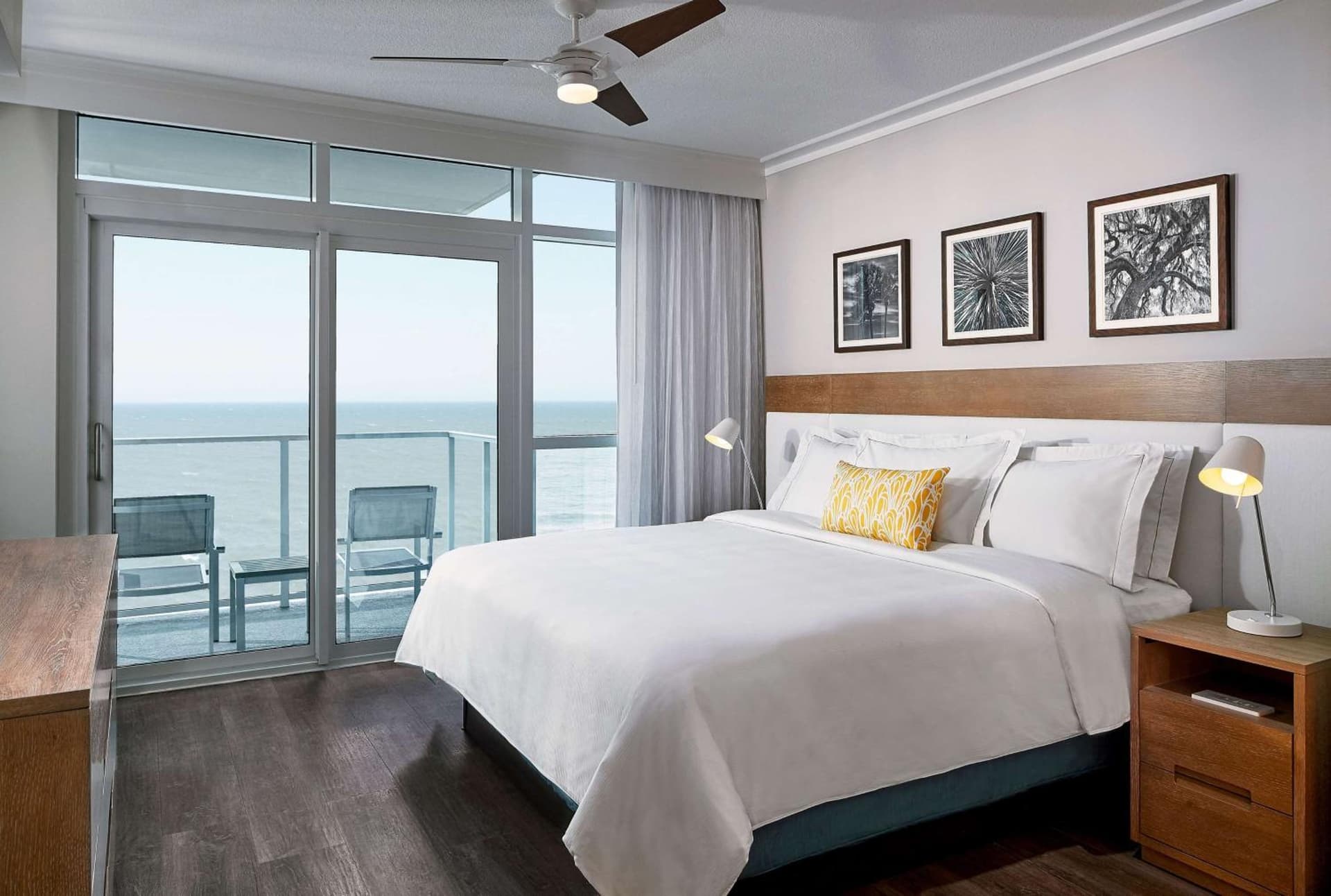 Hilton Grand Vacations Club Ocean Enclave Myrtle Beach gallery photo in Myrtle Beach, SC — image 26