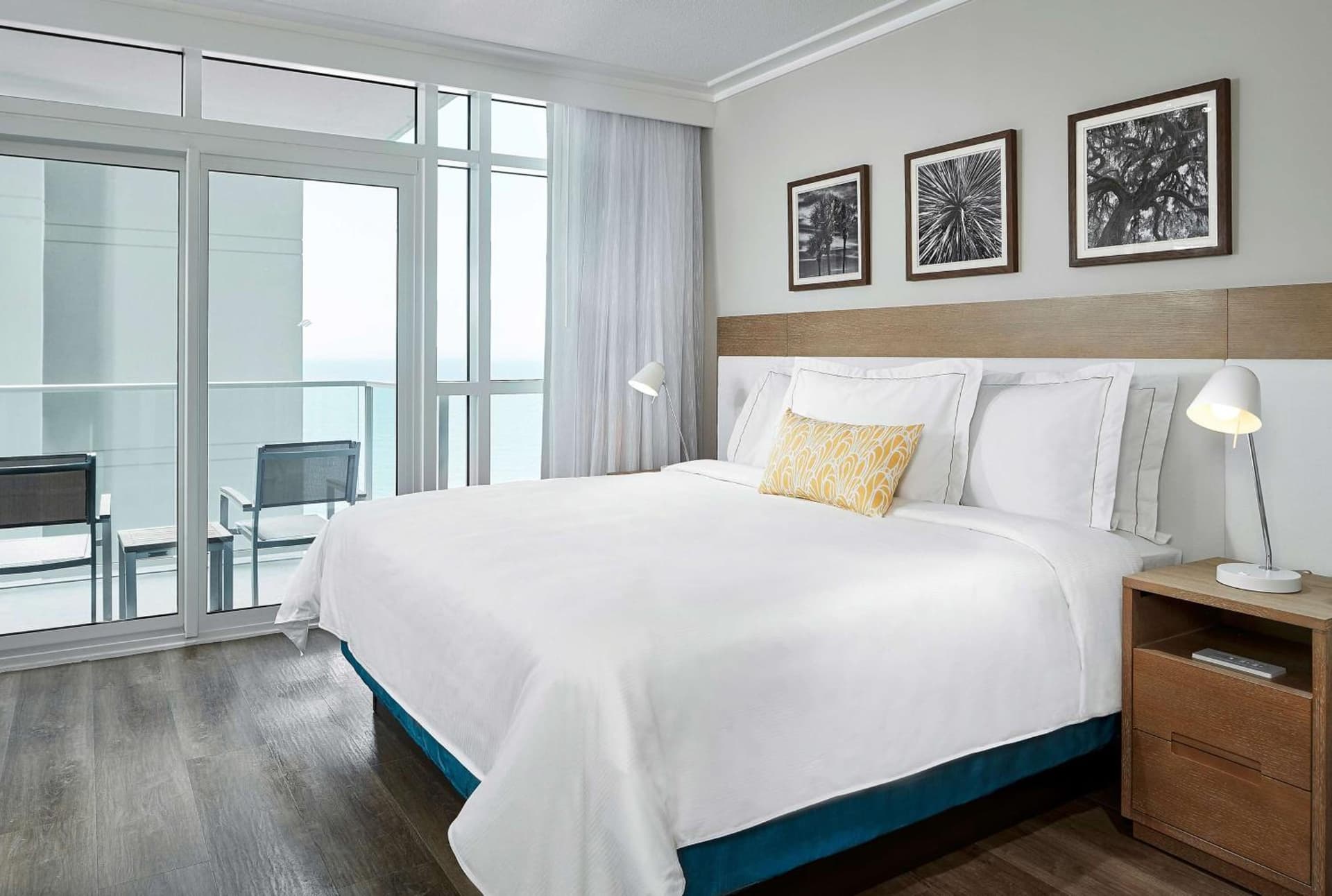Hilton Grand Vacations Club Ocean Enclave Myrtle Beach gallery photo in Myrtle Beach, SC — image 9