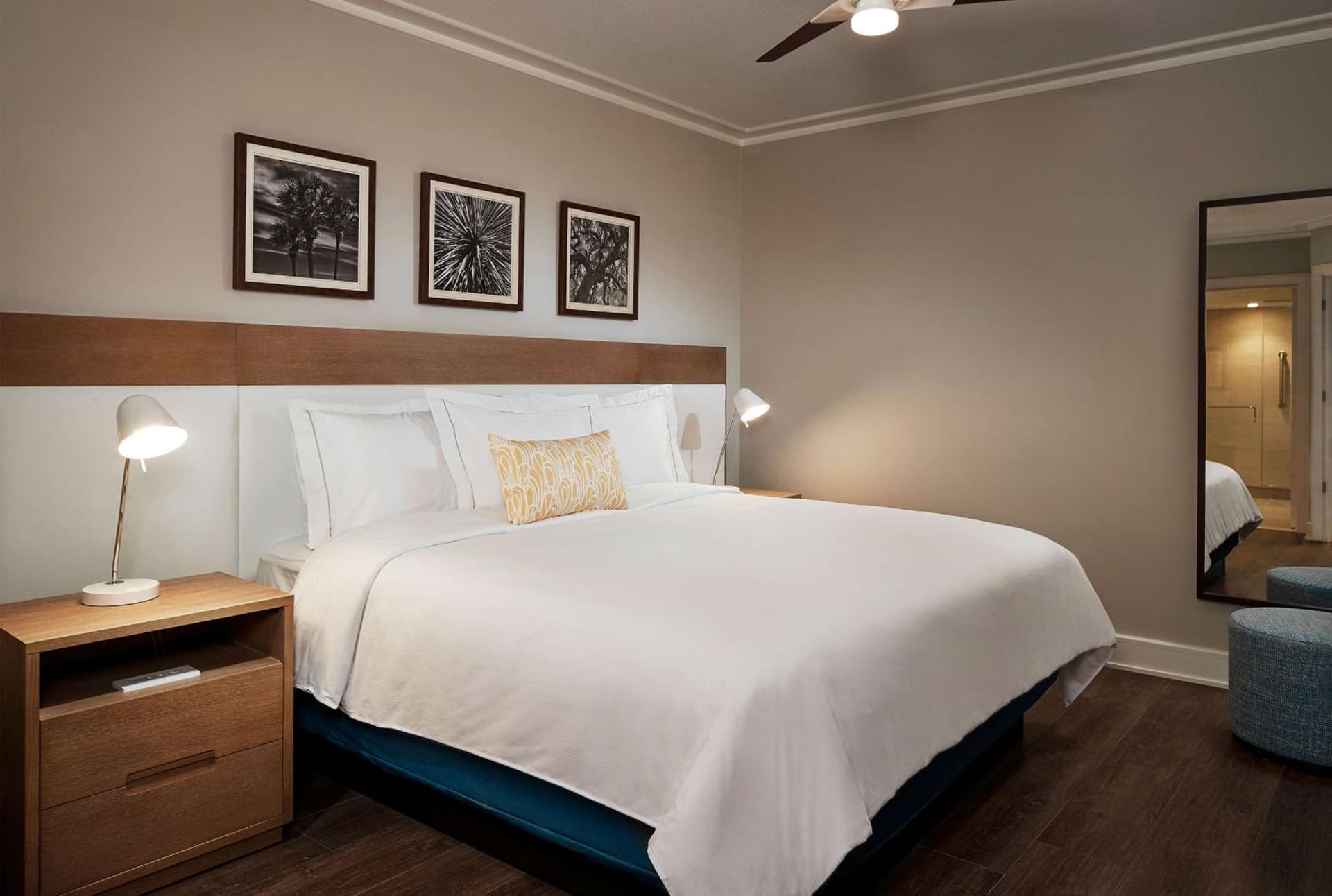 Hilton Grand Vacations Club Ocean Enclave Myrtle Beach gallery photo in Myrtle Beach, SC — image 7