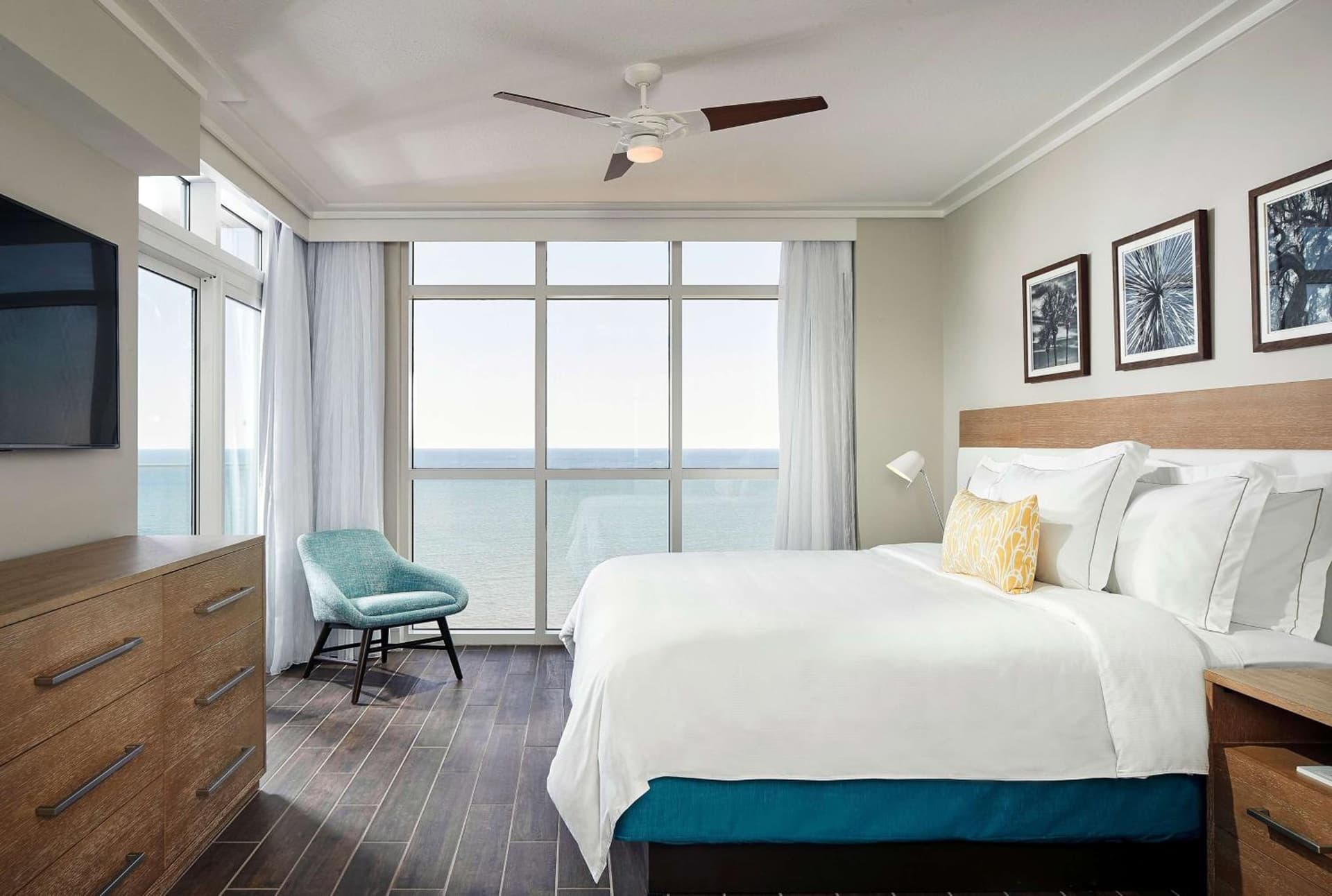 Hilton Grand Vacations Club Ocean Enclave Myrtle Beach gallery photo in Myrtle Beach, SC — image 4