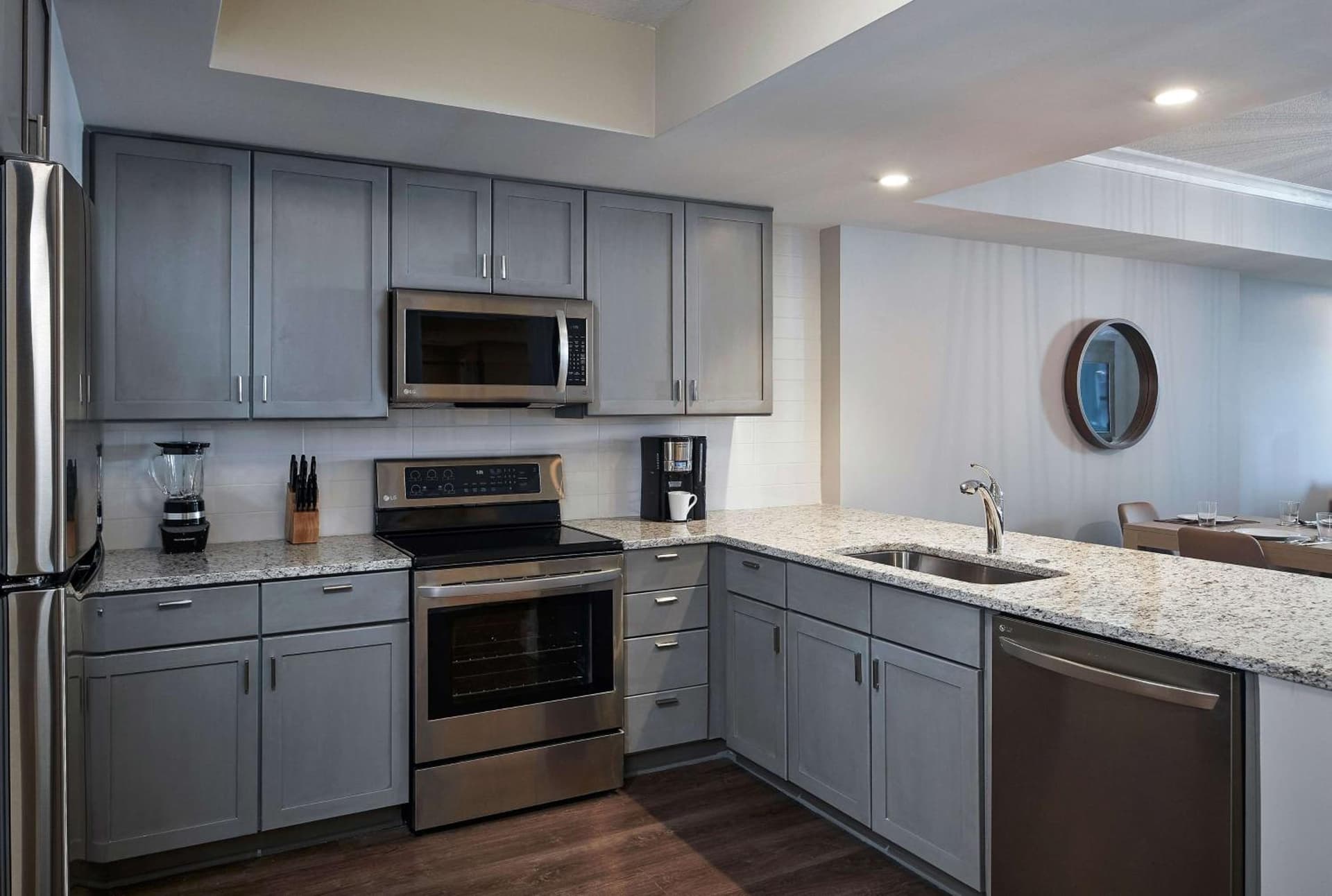 Hilton Grand Vacations Club Ocean Enclave Myrtle Beach gallery photo in Myrtle Beach, SC — image 37